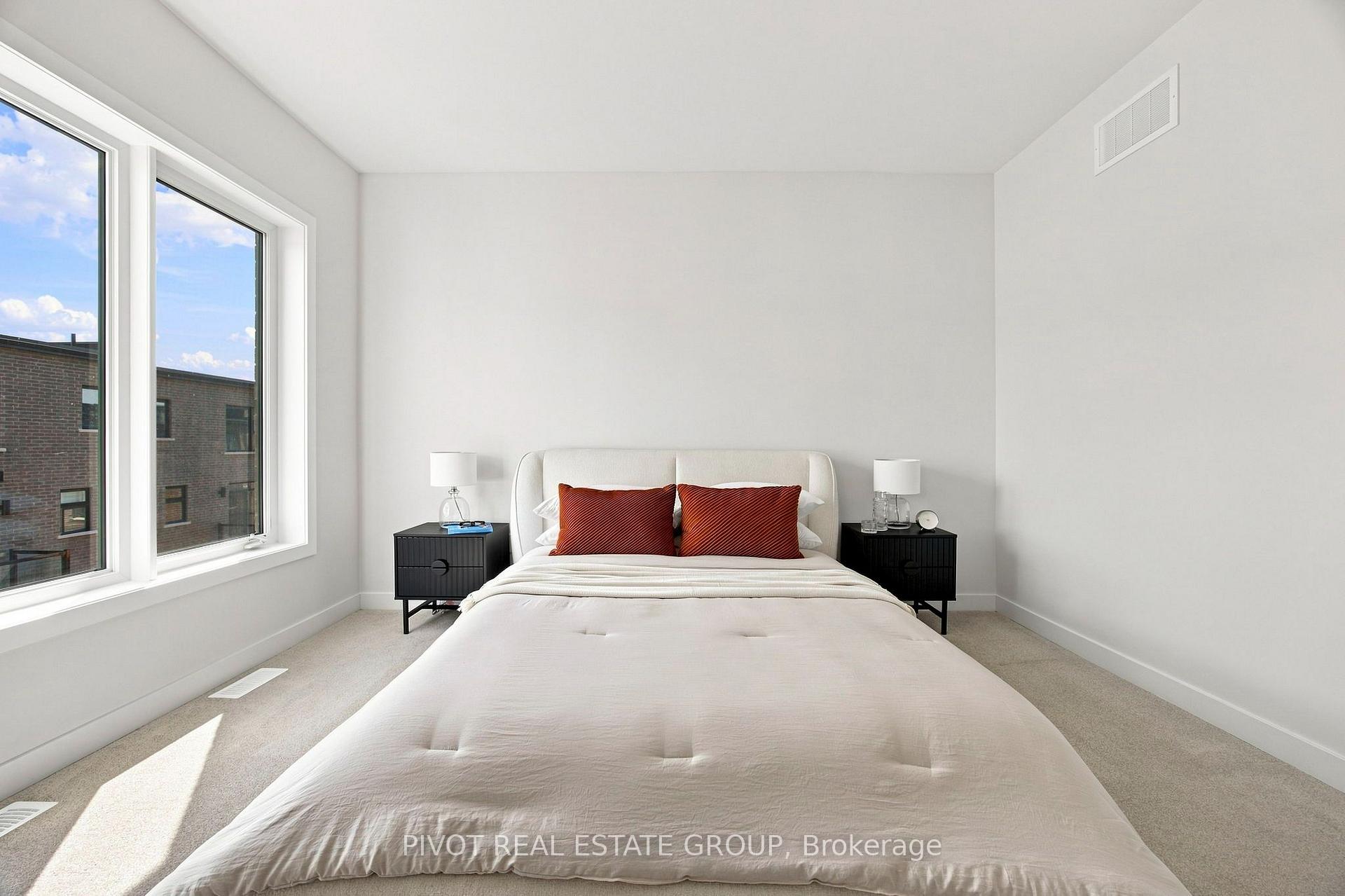 Photo 7 of 120 Danielle Moore Circle, Scarborough, Bendale — HOMEH