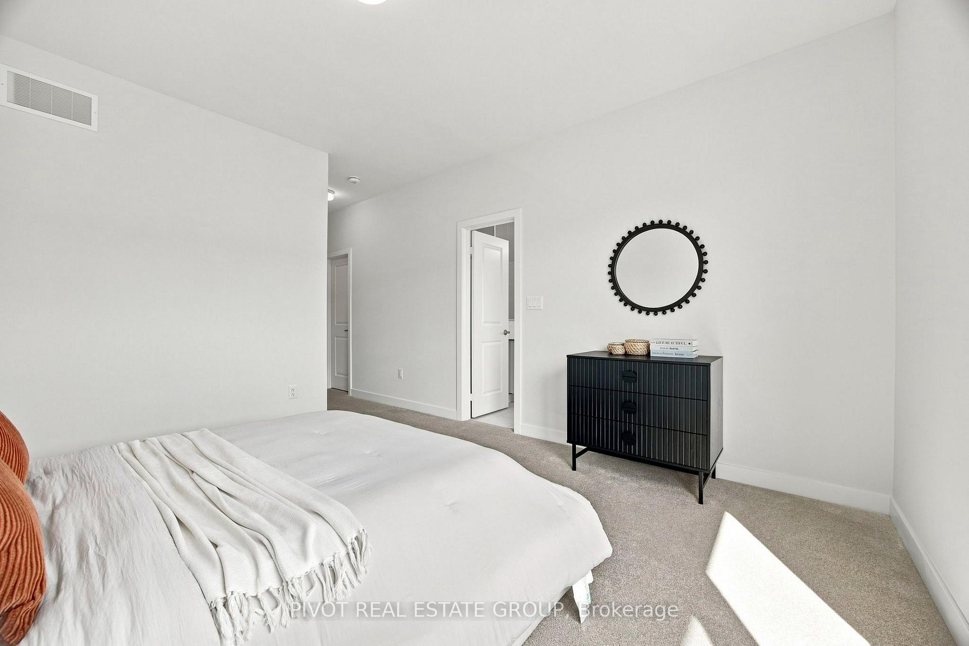 Photo 8 of 120 Danielle Moore Circle, Scarborough, Bendale — HOMEH