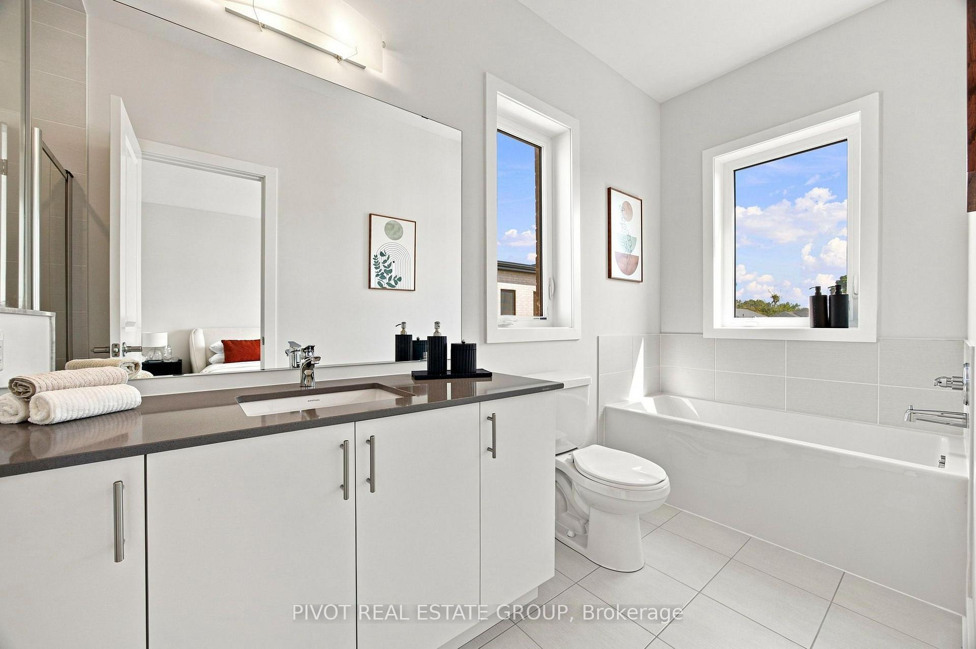 Photo 9 of 120 Danielle Moore Circle, Scarborough, Bendale — HOMEH