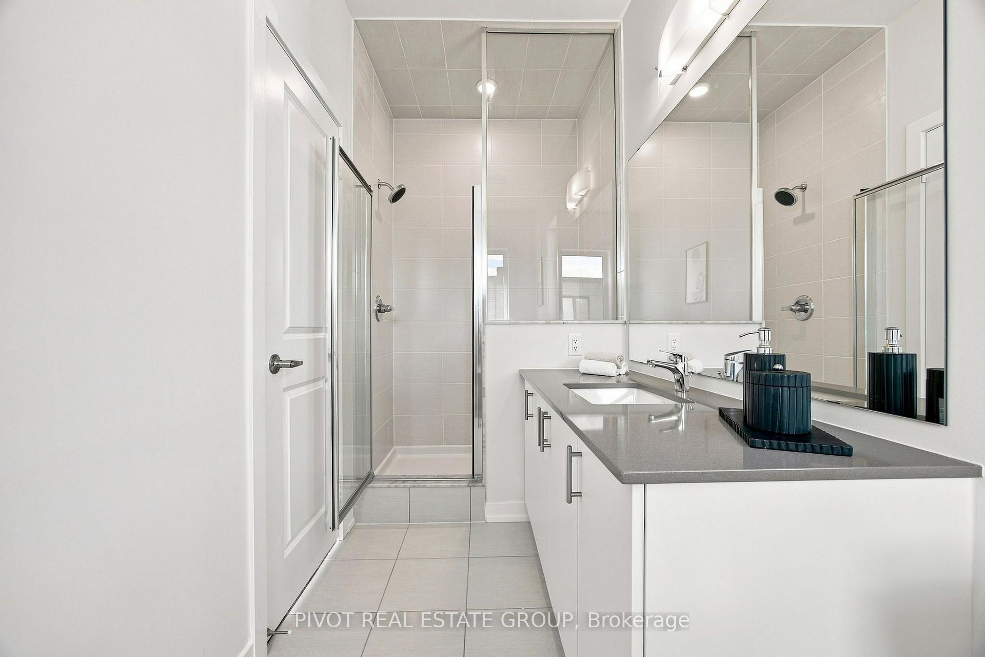 Photo 10 of 120 Danielle Moore Circle, Scarborough, Bendale — HOMEH