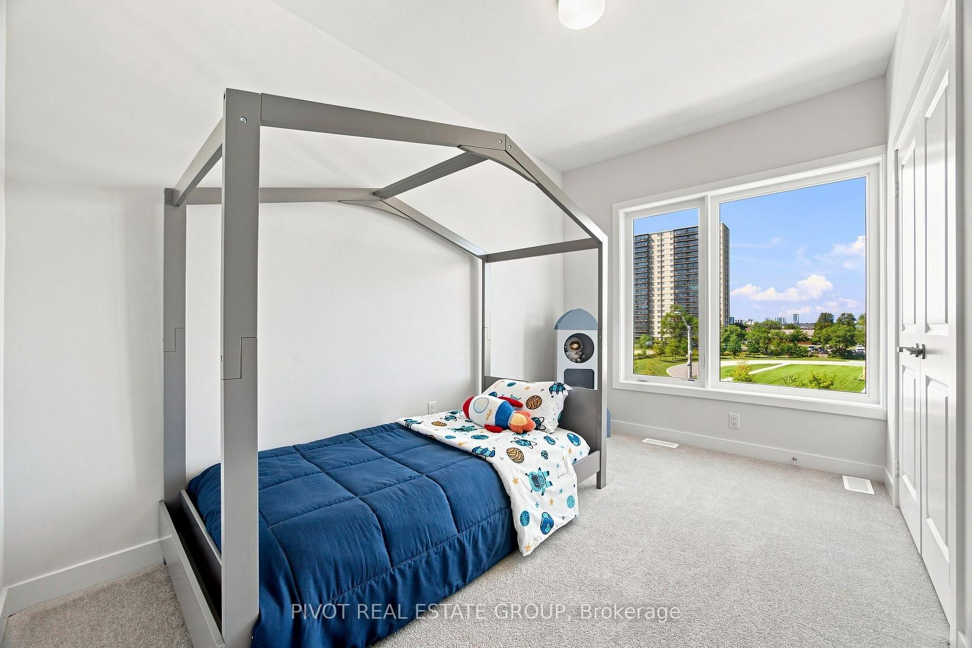 Photo 13 of 120 Danielle Moore Circle, Scarborough, Bendale — HOMEH