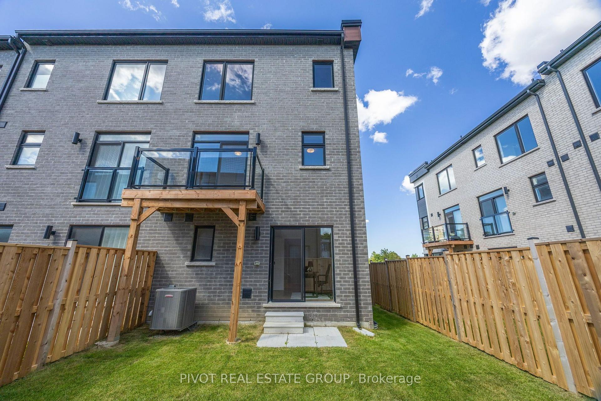 Photo 17 of 120 Danielle Moore Circle, Scarborough, Bendale — HOMEH