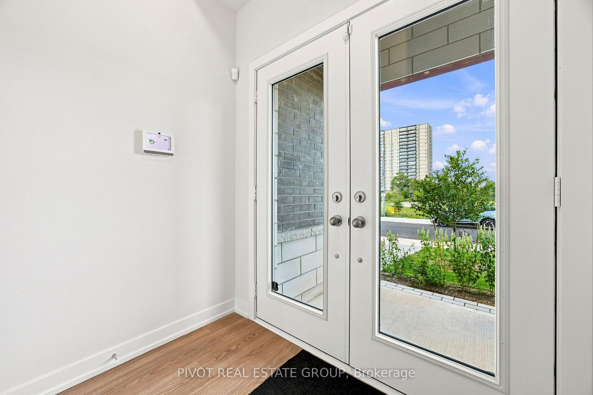 Photo 27 of 120 Danielle Moore Circle, Scarborough, Bendale — HOMEH