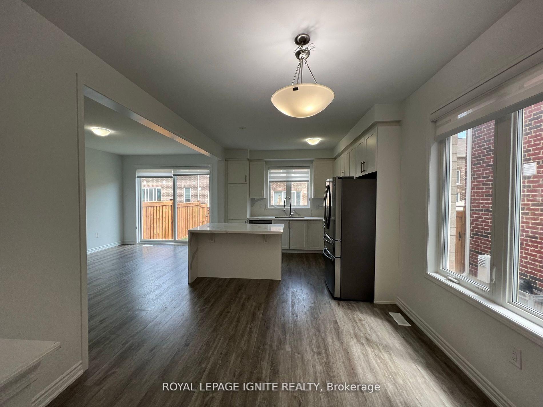 Photo 10 of 1253 Redbud Gardens, Milton, Cobban — HOMEH