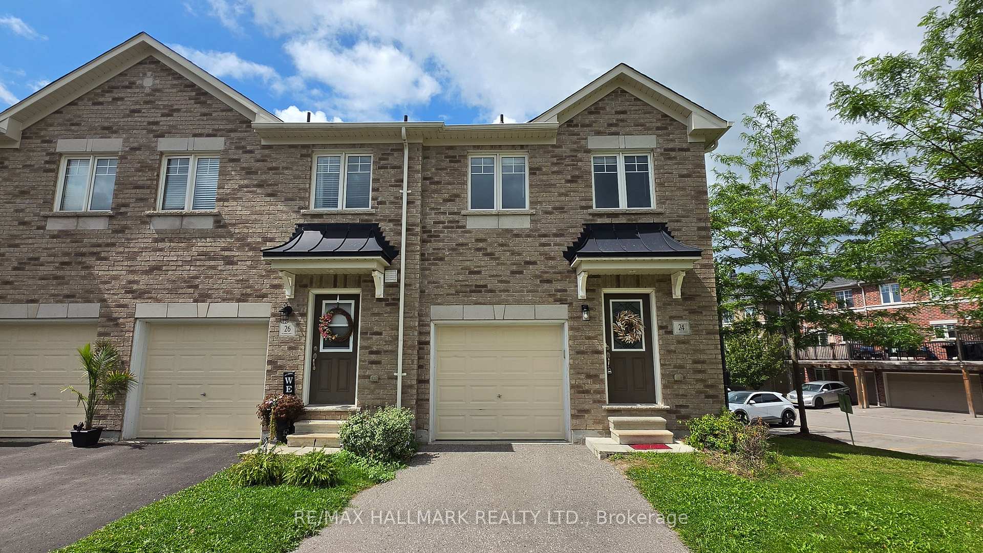 Photo 2 of 24 Markham Trail, Clarington, Bowmanville — HOMEH