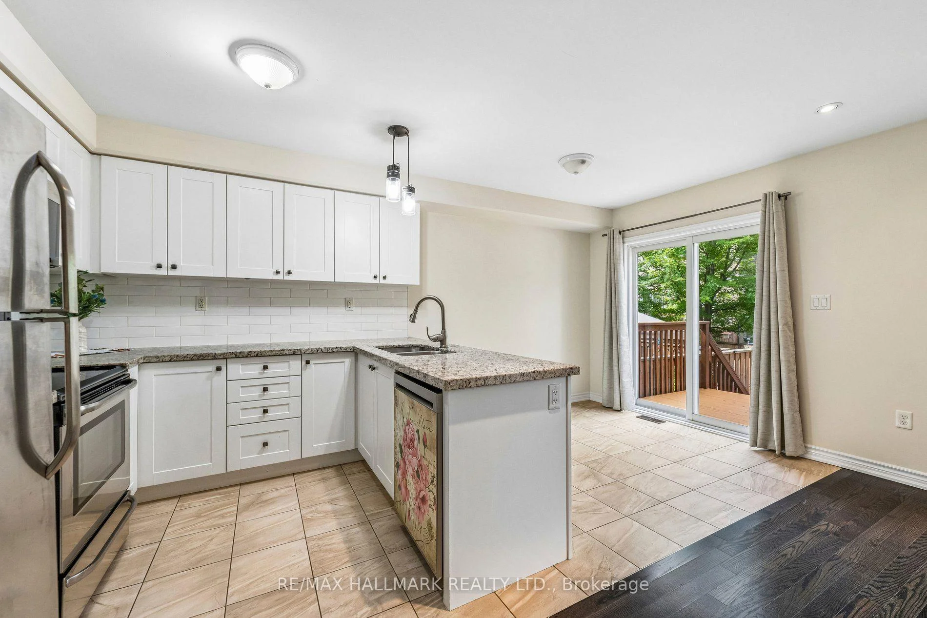 Photo 10 of 24 Markham Trail, Clarington, Bowmanville — HOMEH