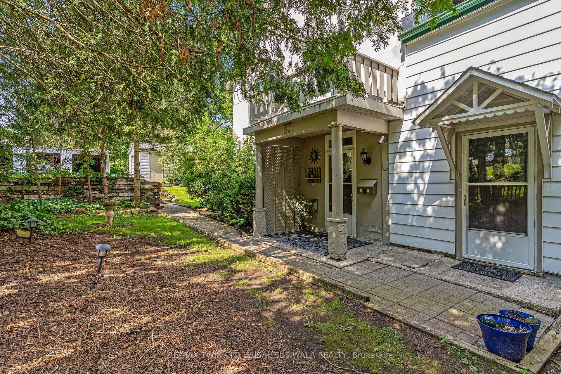 Photo 6 of 67 Queen Street W, Cambridge, Centennial — HOMEH