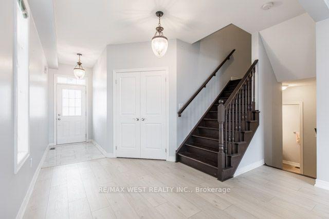 Photo 2 of 50 Browview Drive, Hamilton, Waterdown — HOMEH