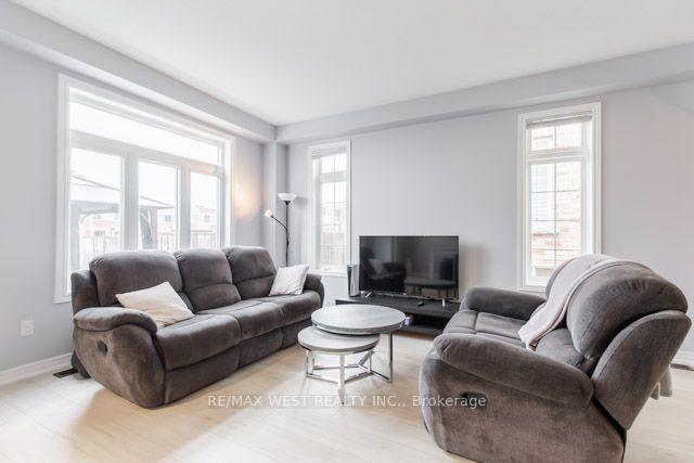 Photo 3 of 50 Browview Drive, Hamilton, Waterdown — HOMEH