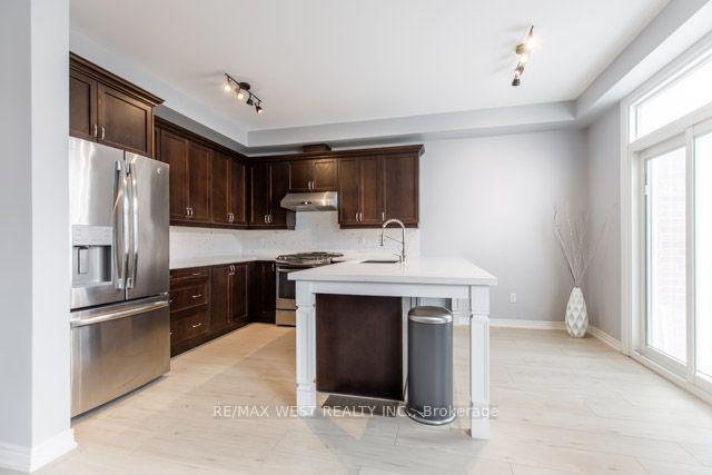Photo 4 of 50 Browview Drive, Hamilton, Waterdown — HOMEH