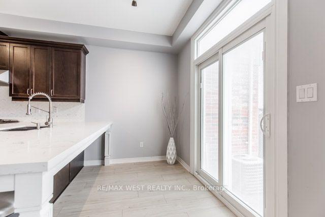 Photo 5 of 50 Browview Drive, Hamilton, Waterdown — HOMEH