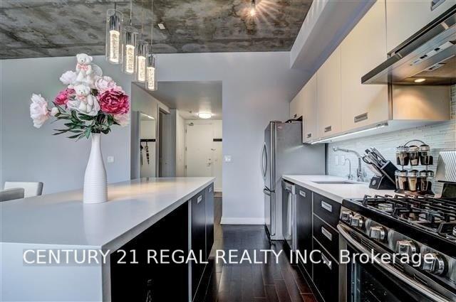 Photo 9 of Unit 305, 60 Bathurst Street, Toronto, Niagara — HOMEH