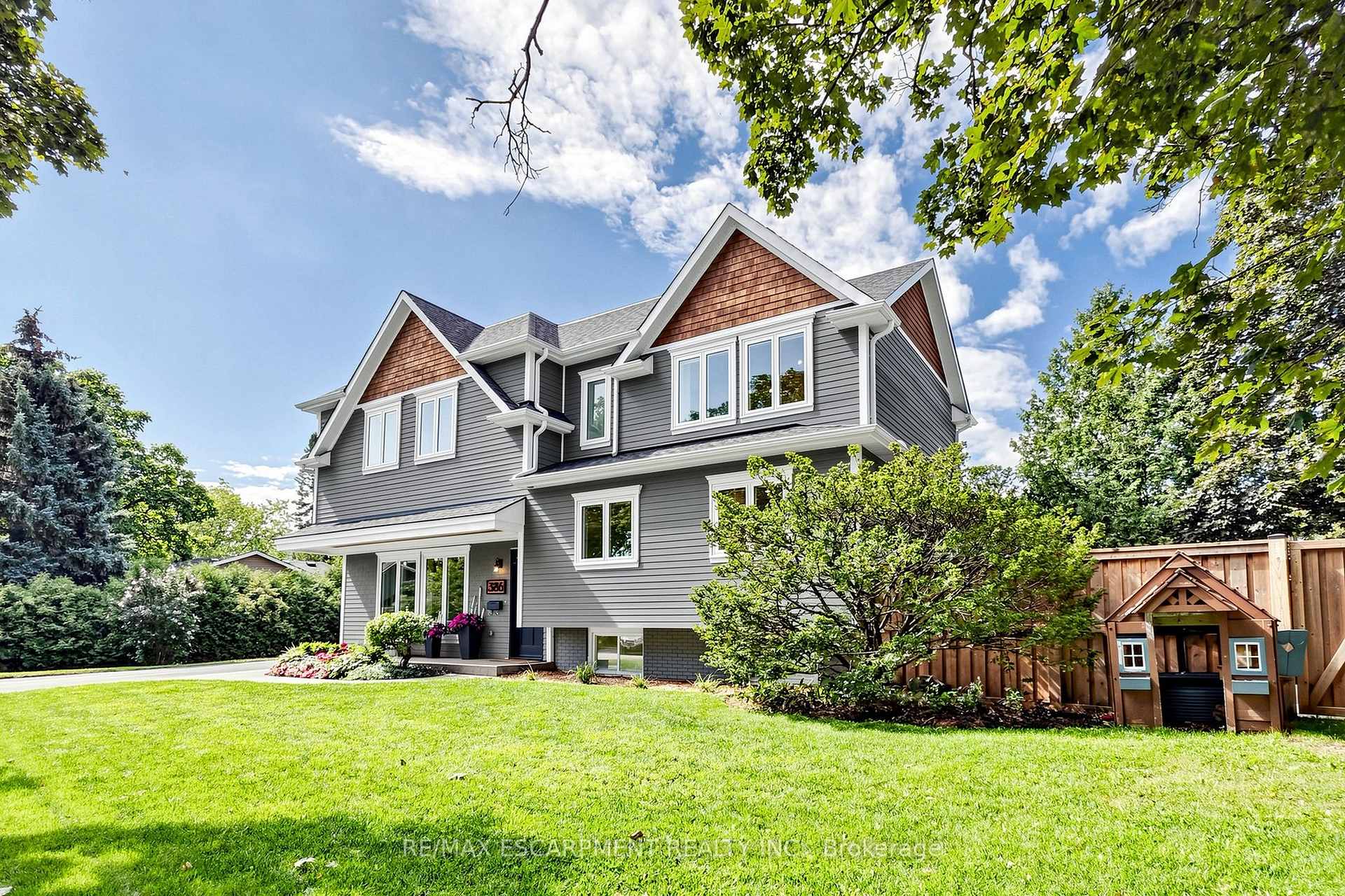 Photo 3 of 386 Cosburn Crescent, Burlington, Shoreacres — HOMEH