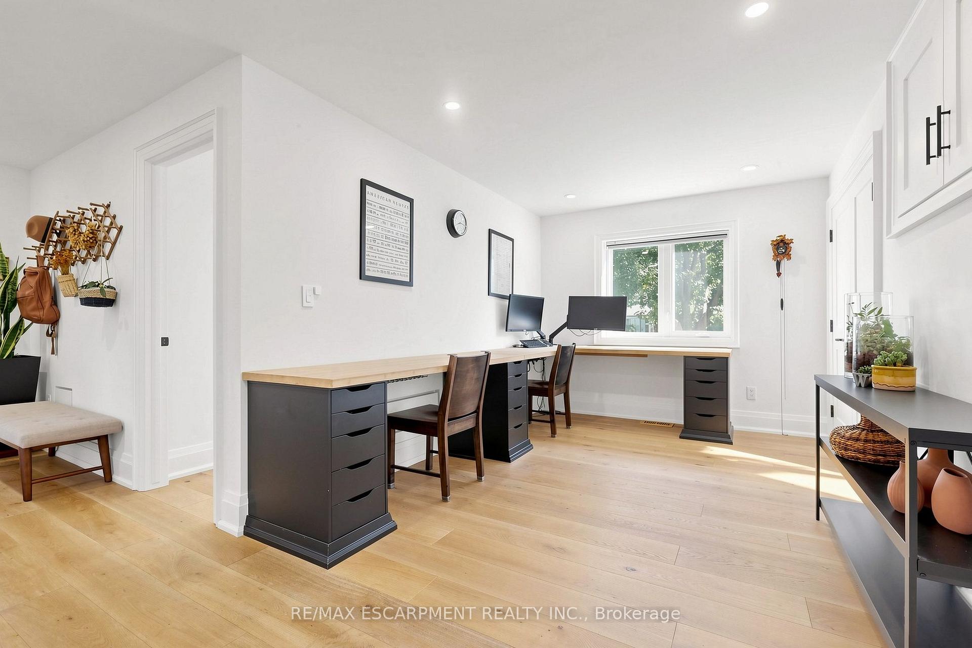 Photo 14 of 386 Cosburn Crescent, Burlington, Shoreacres — HOMEH