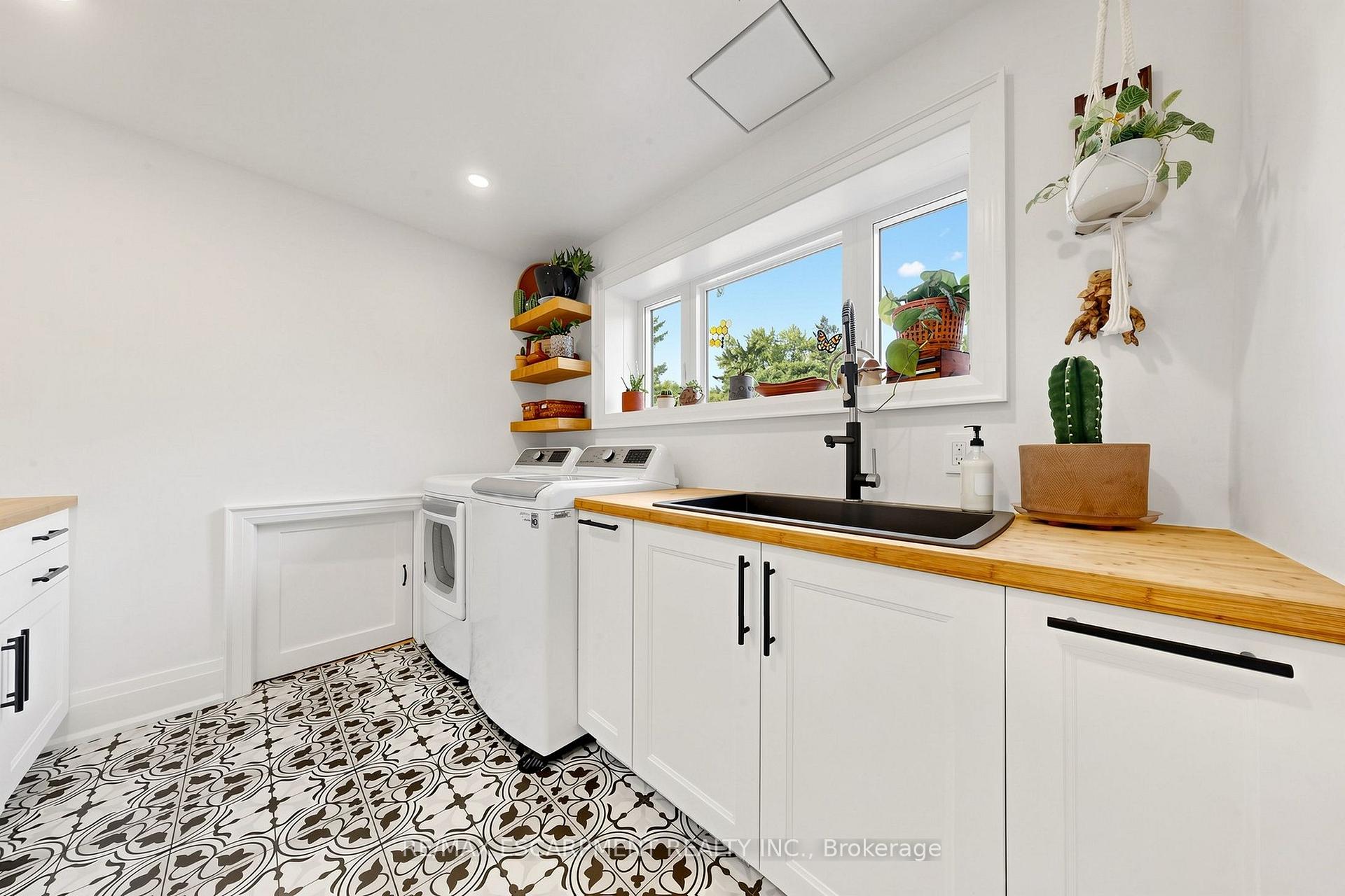 Photo 17 of 386 Cosburn Crescent, Burlington, Shoreacres — HOMEH