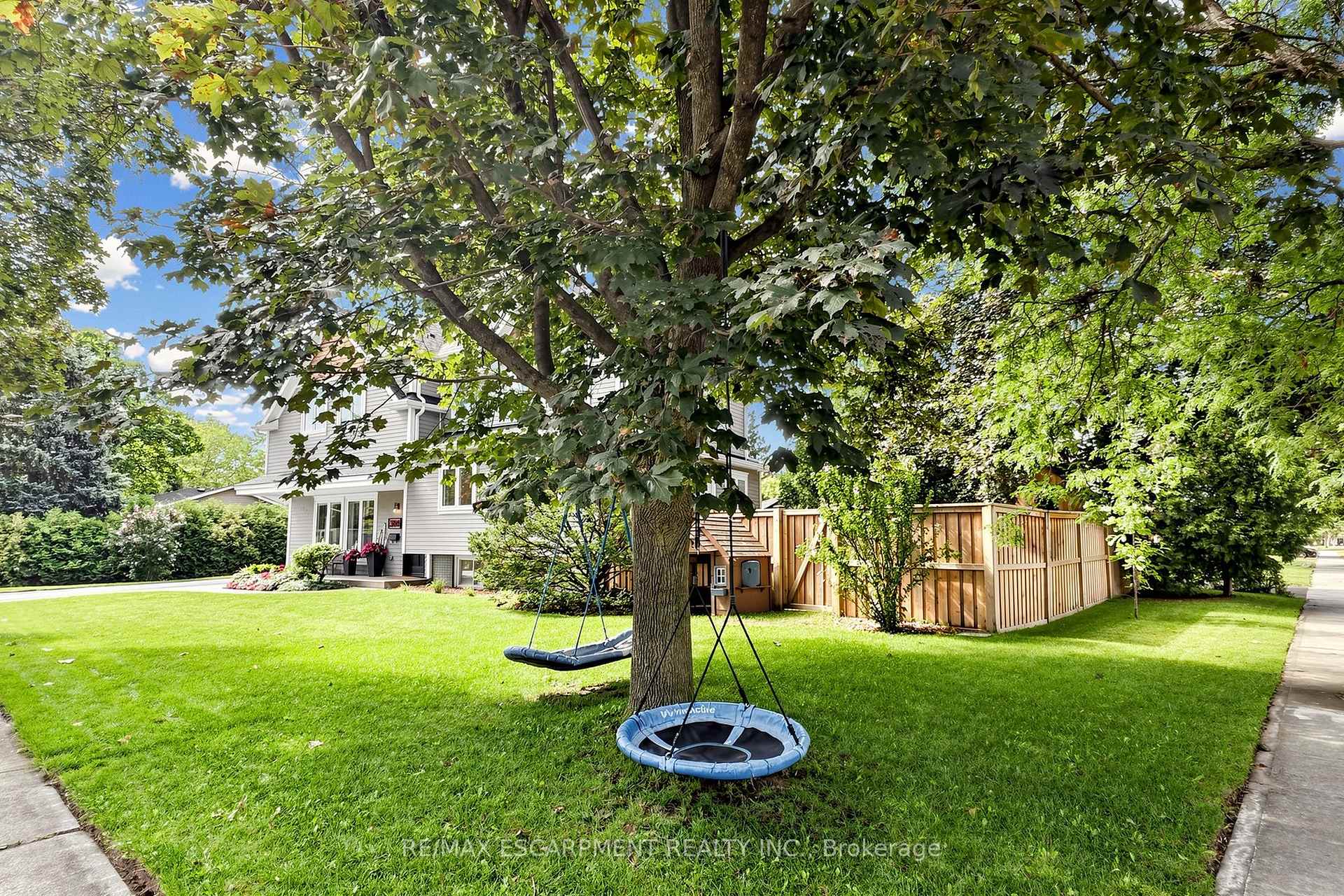 Photo 46 of 386 Cosburn Crescent, Burlington, Shoreacres — HOMEH