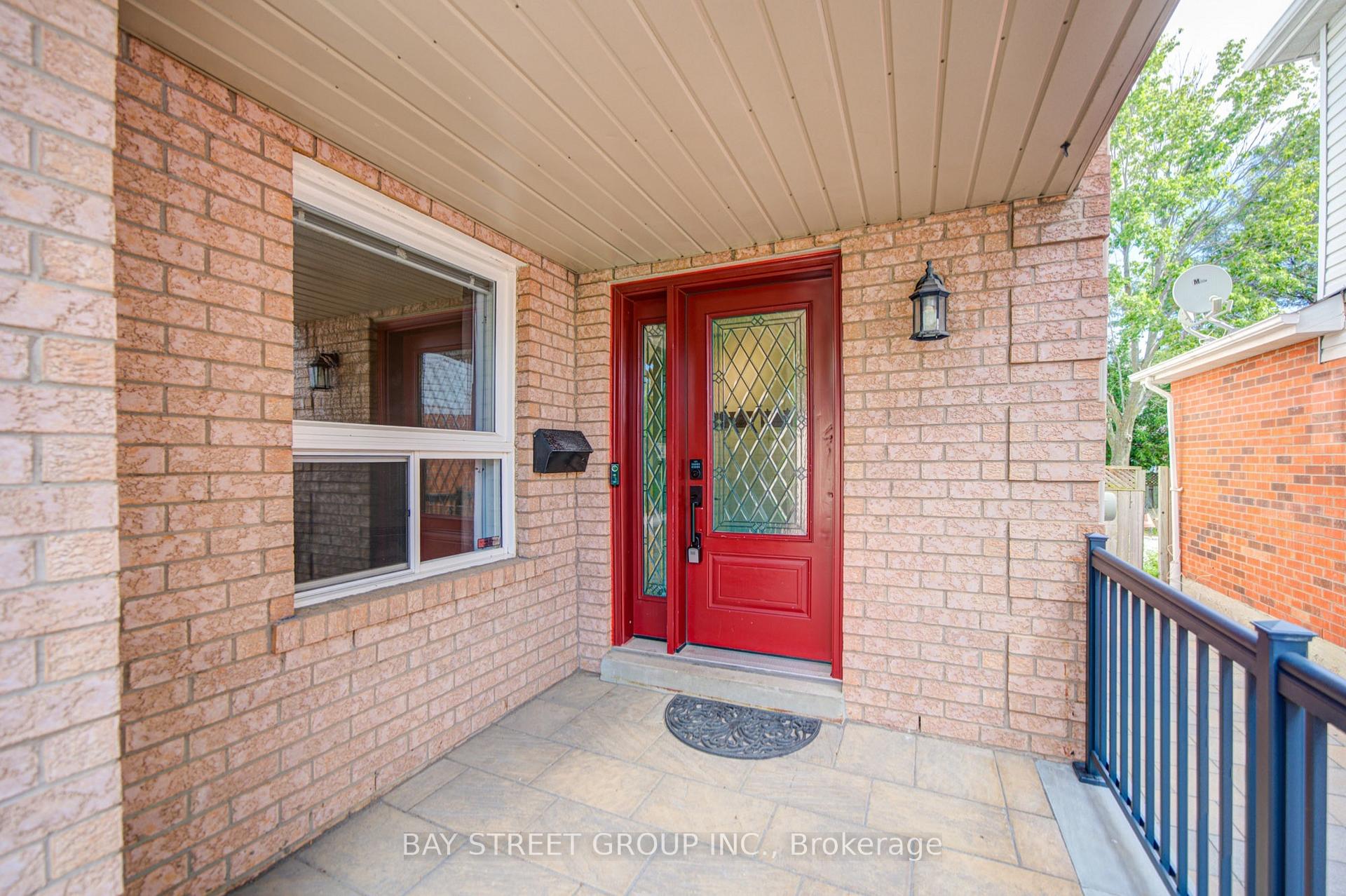 Photo 3 of 5922 Dalebrook Crescent, Mississauga, Central Erin Mills — HOMEH