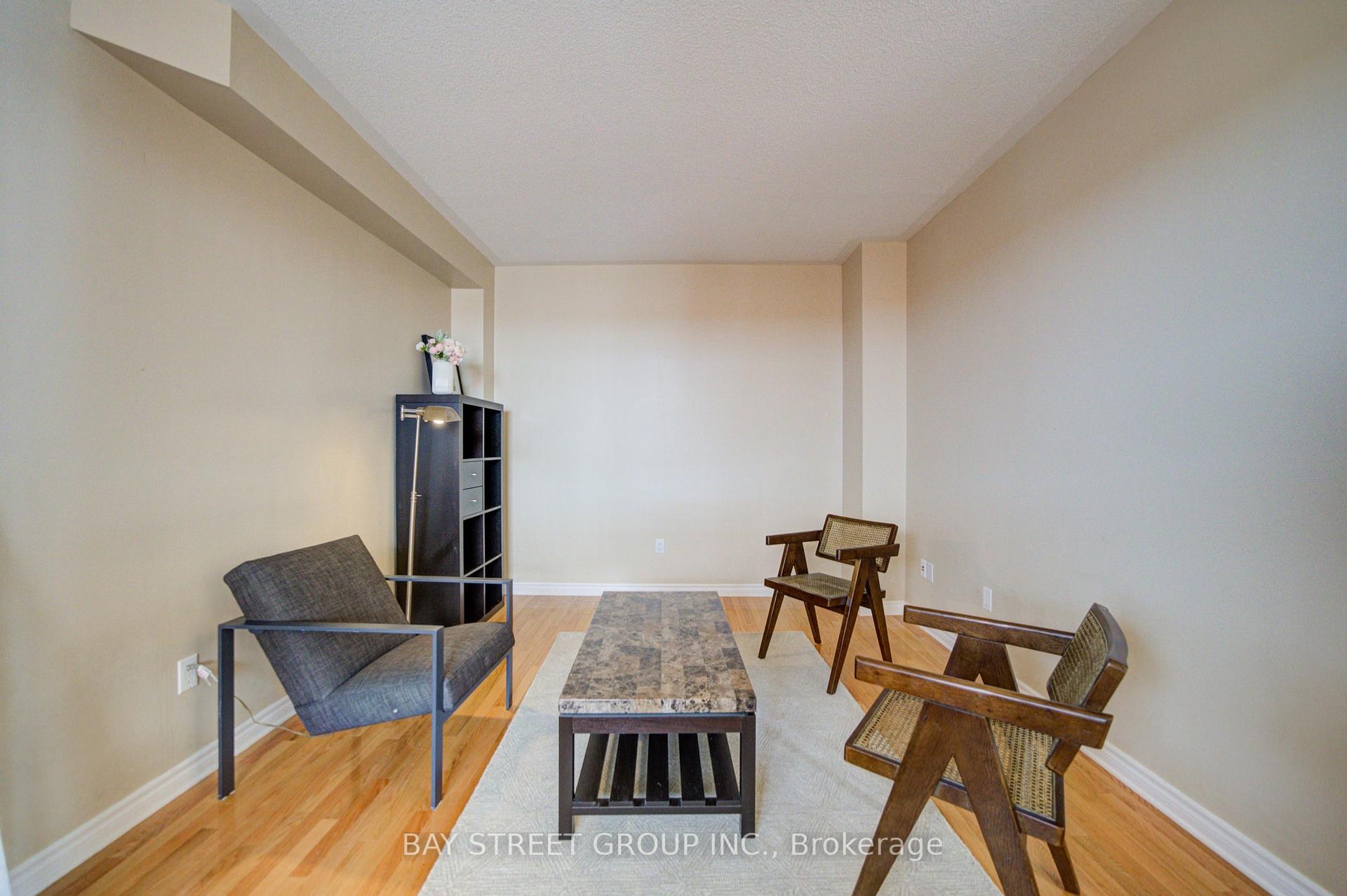 Photo 6 of 5922 Dalebrook Crescent, Mississauga, Central Erin Mills — HOMEH