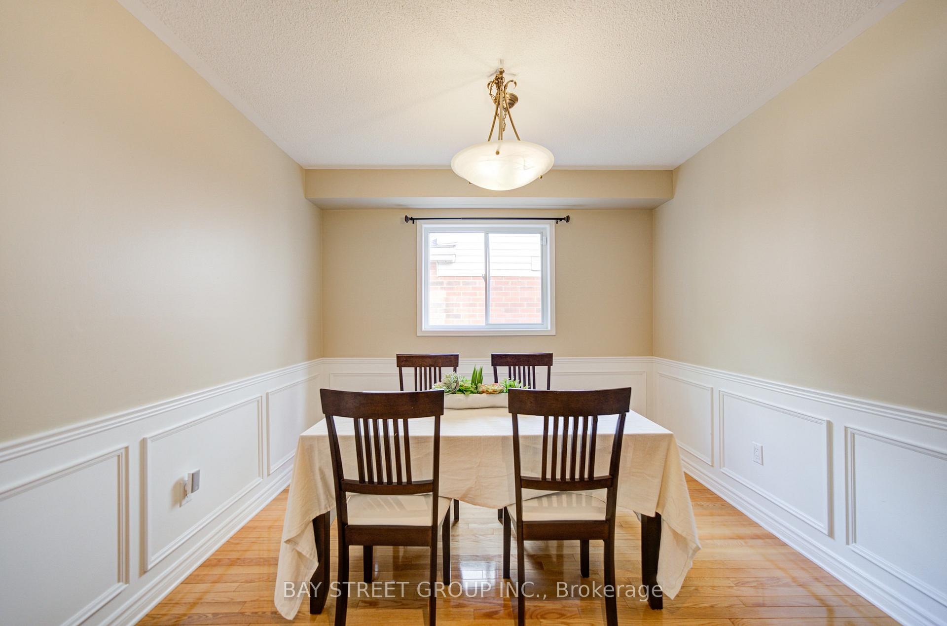 Photo 9 of 5922 Dalebrook Crescent, Mississauga, Central Erin Mills — HOMEH