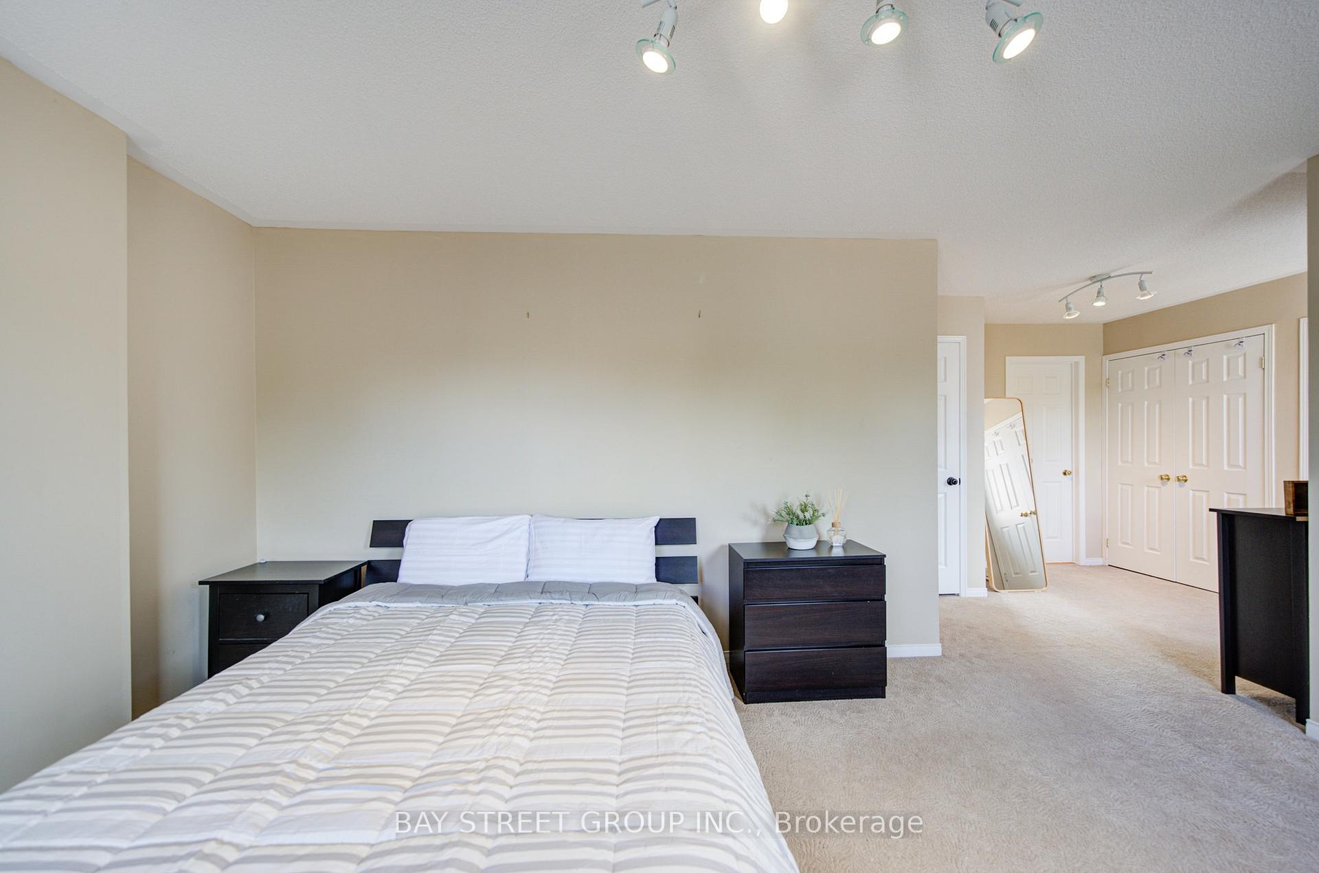Photo 22 of 5922 Dalebrook Crescent, Mississauga, Central Erin Mills — HOMEH