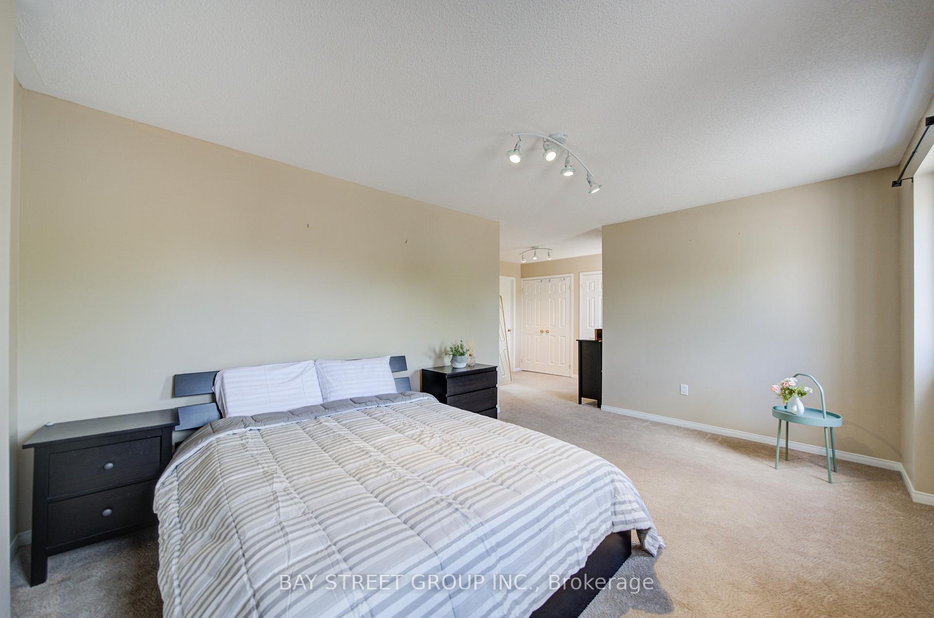 Photo 23 of 5922 Dalebrook Crescent, Mississauga, Central Erin Mills — HOMEH