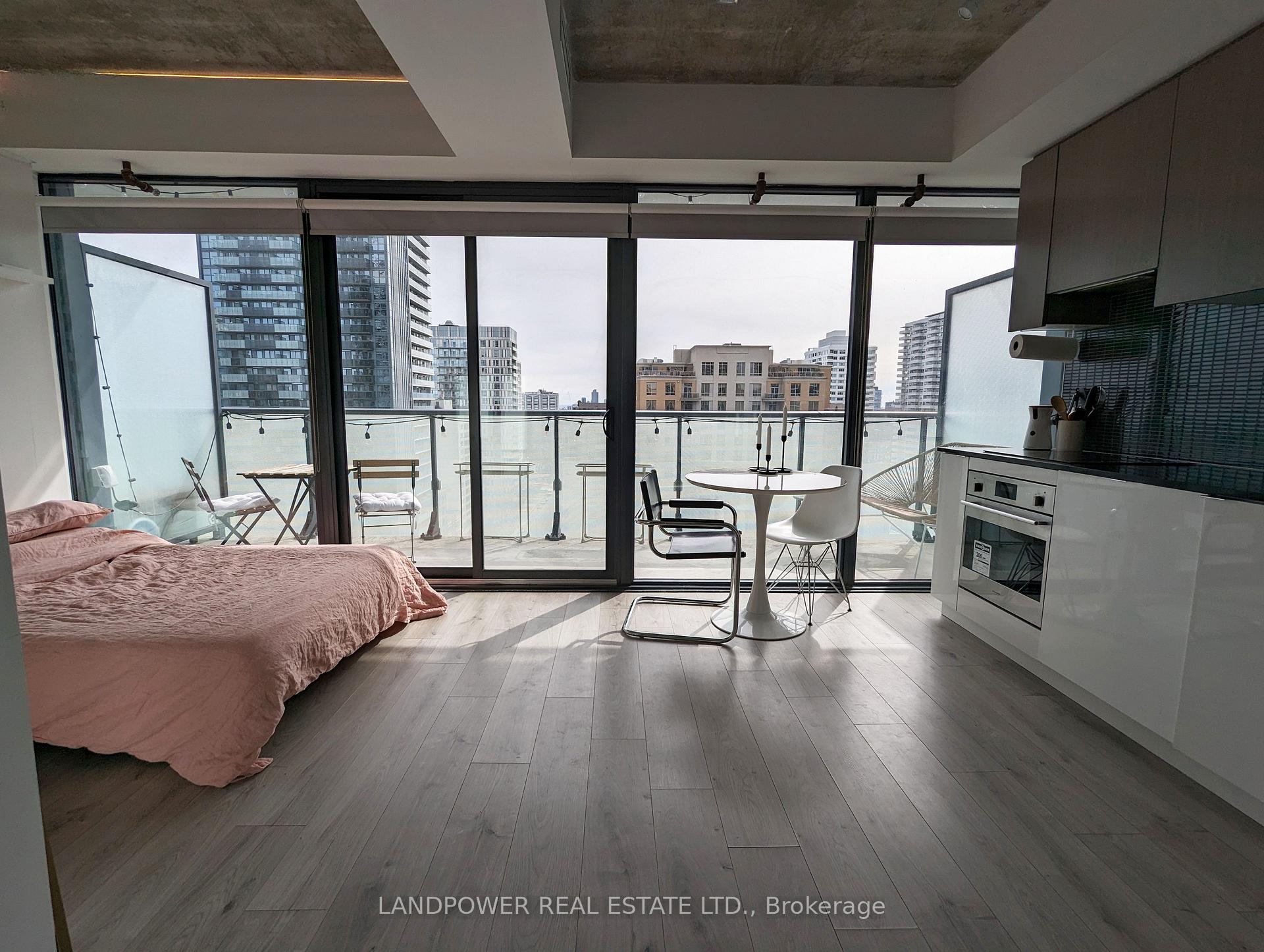 Photo 1 of Unit 1611, 161 Roehampton Avenue, Toronto, Mount Pleasant West — HOMEH