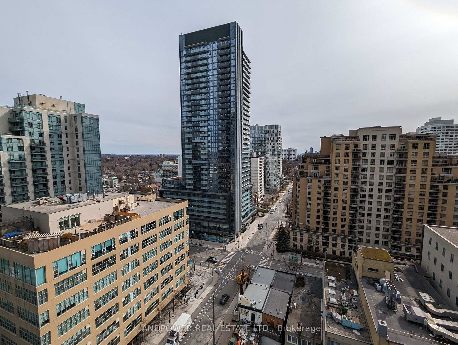 Photo 5 of Unit 1611, 161 Roehampton Avenue, Toronto, Mount Pleasant West — HOMEH