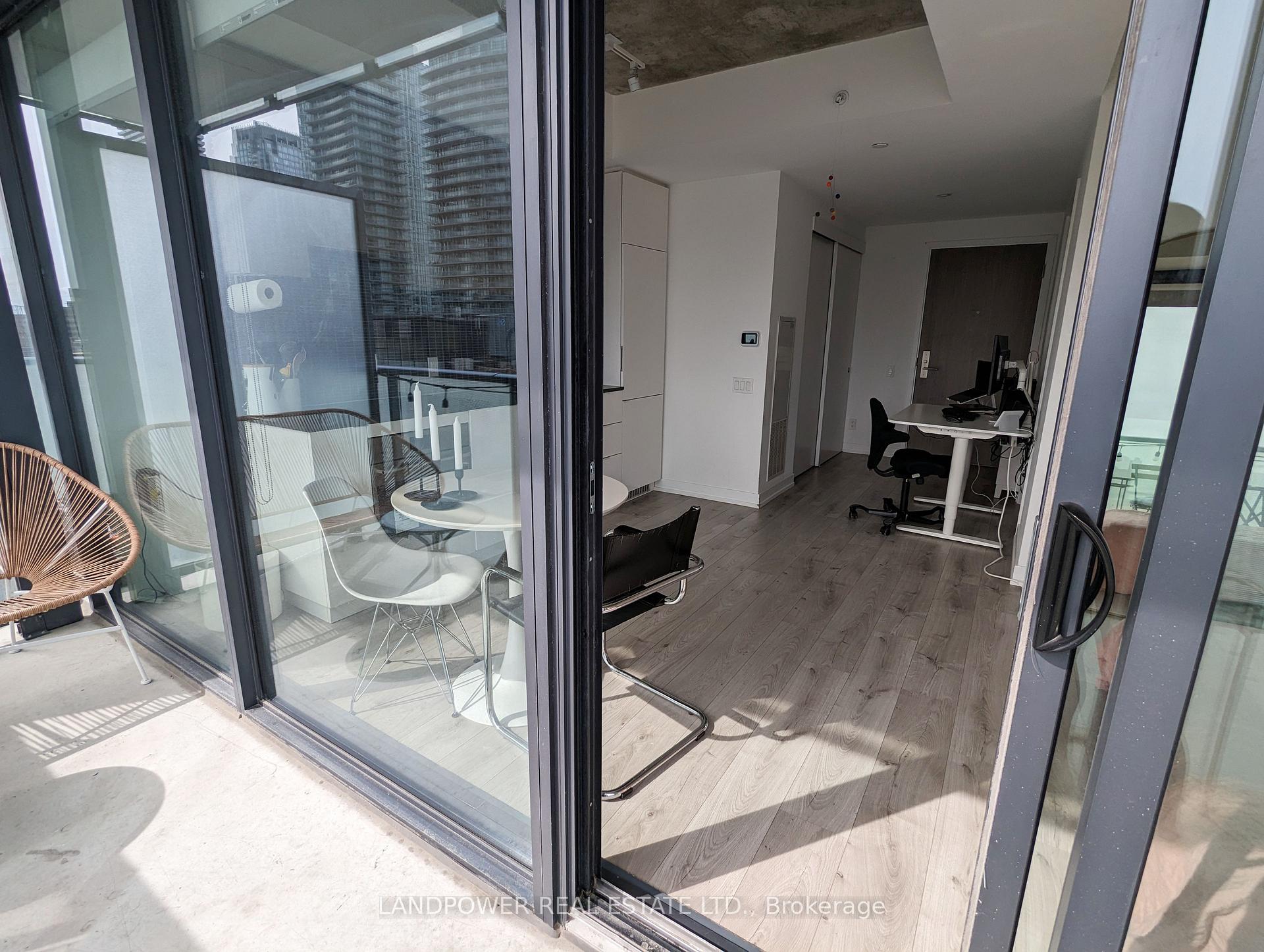Photo 6 of Unit 1611, 161 Roehampton Avenue, Toronto, Mount Pleasant West — HOMEH