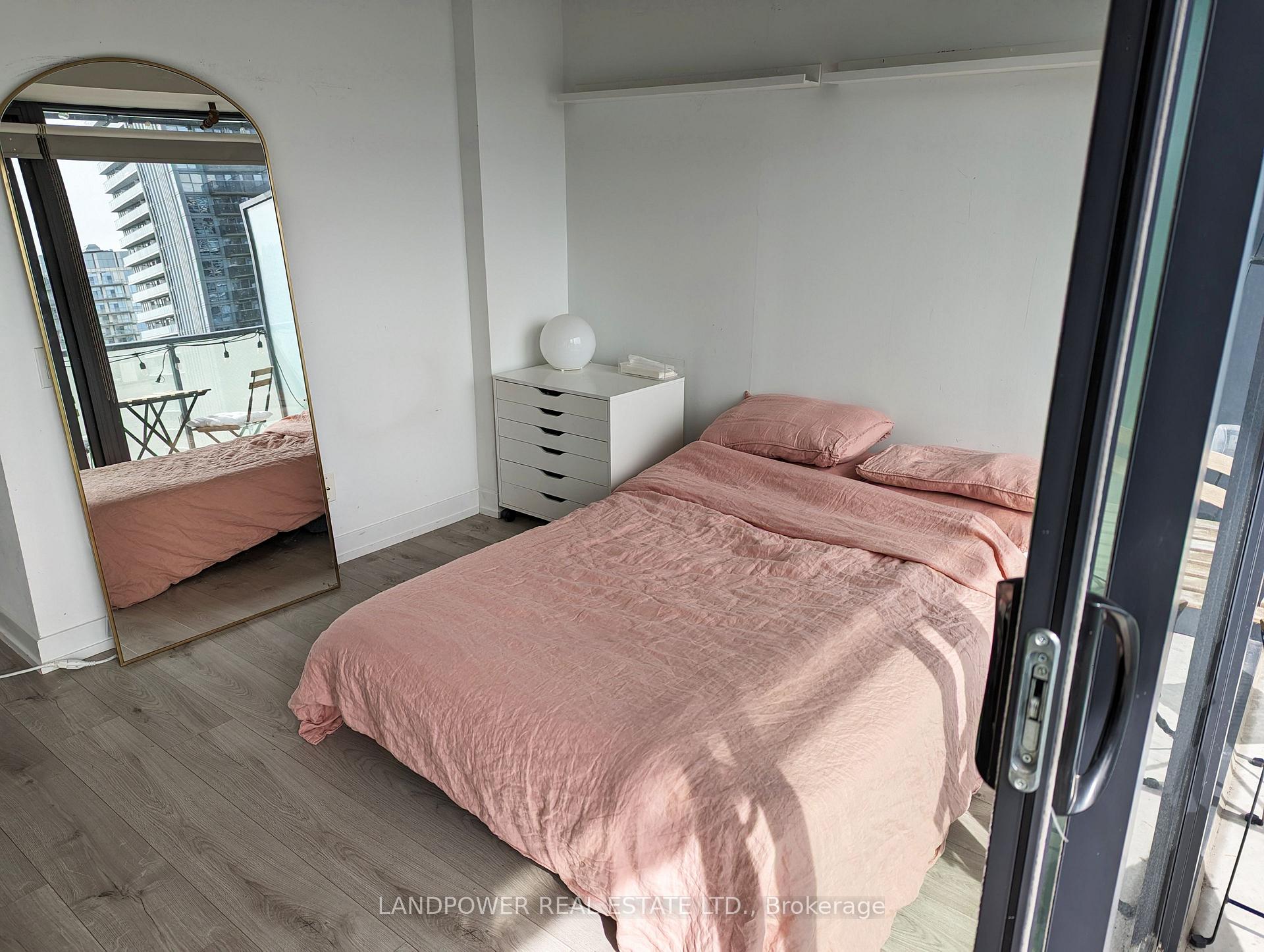 Photo 12 of Unit 1611, 161 Roehampton Avenue, Toronto, Mount Pleasant West — HOMEH