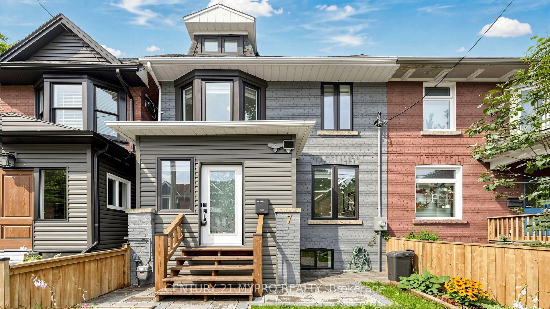 Photo 1 of 7 Cherry Nook Gardens, Toronto, Greenwood-Coxwell — HOMEH