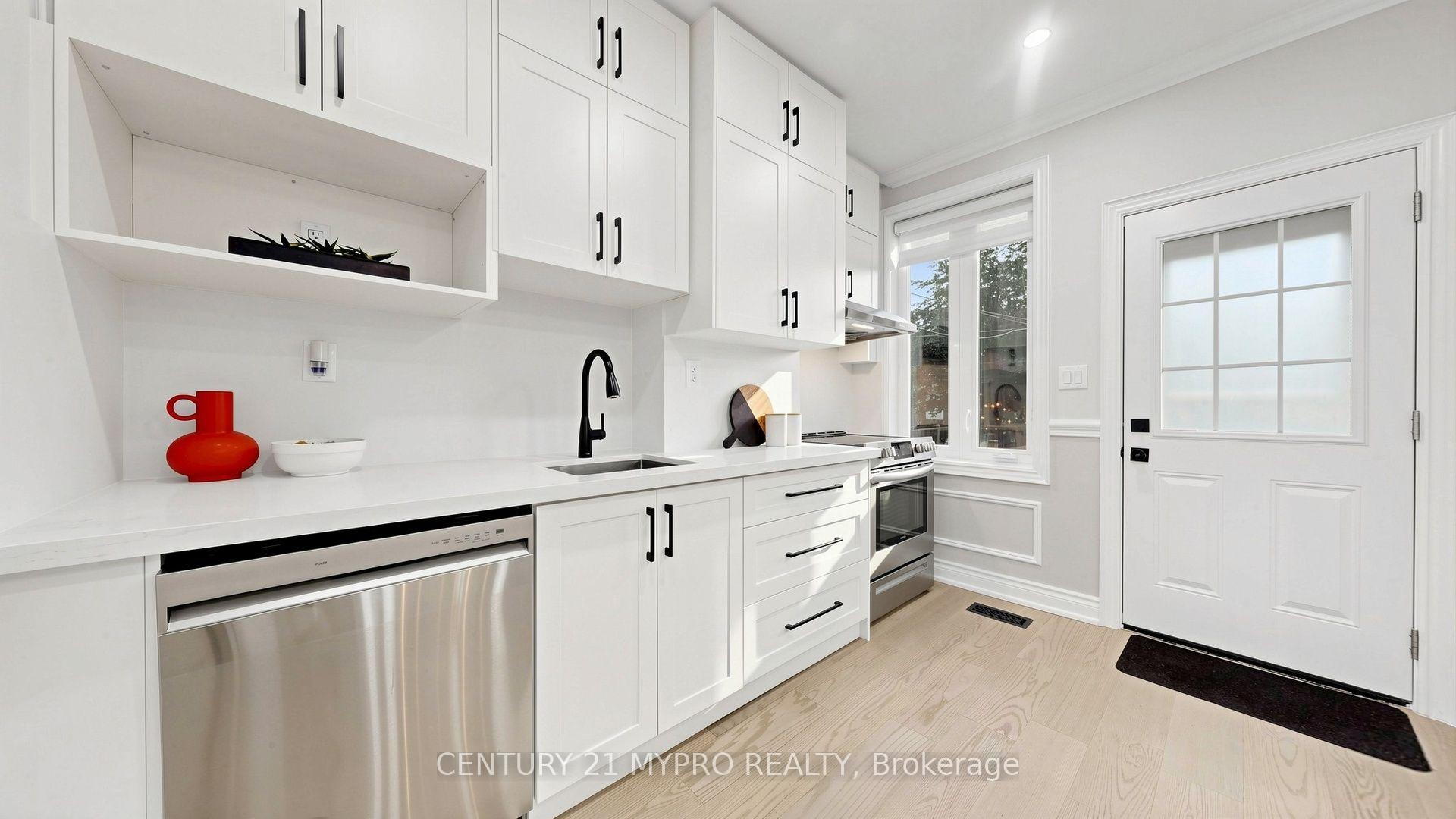 Photo 16 of 7 Cherry Nook Gardens, Toronto, Greenwood-Coxwell — HOMEH