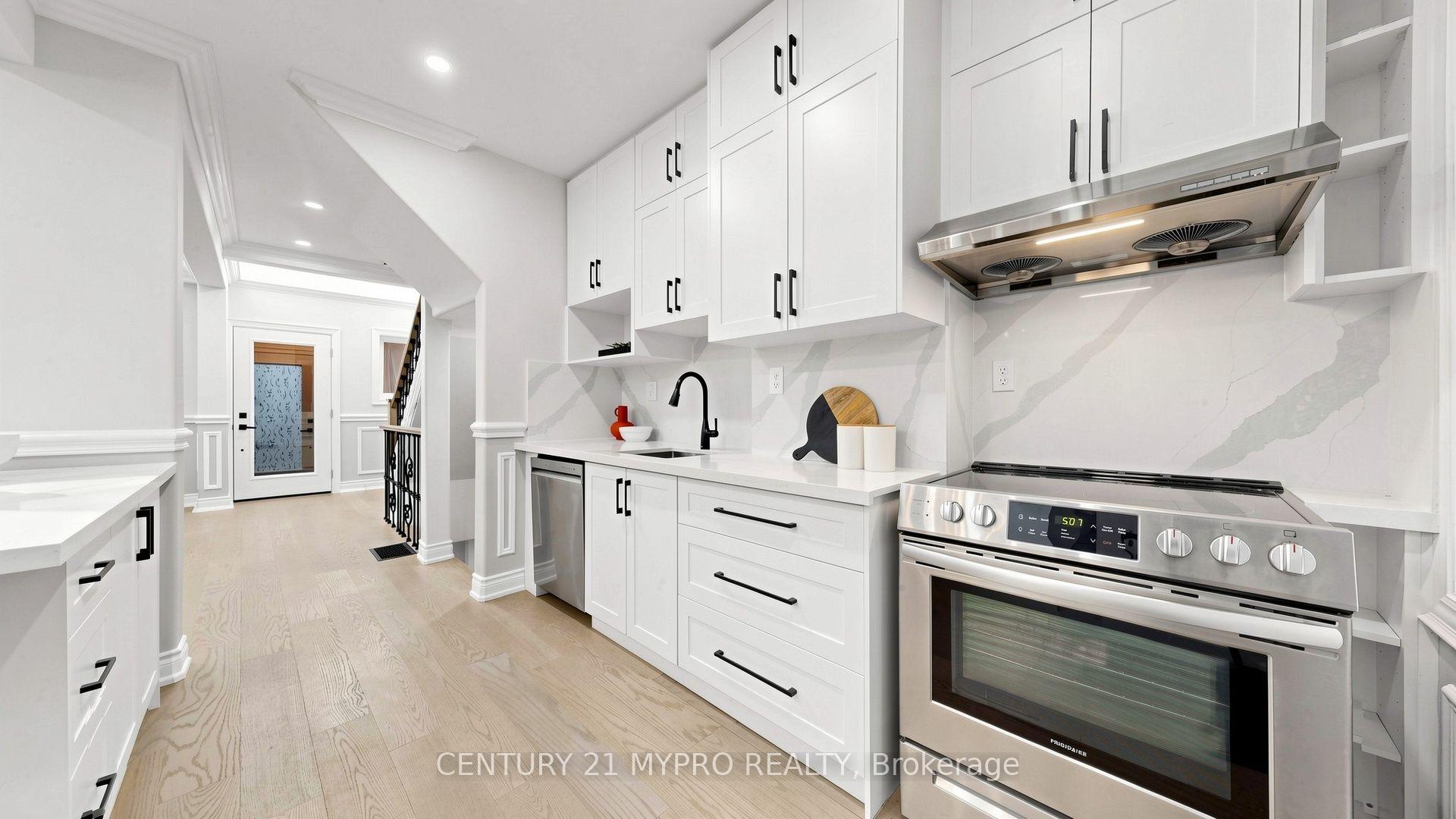 Photo 18 of 7 Cherry Nook Gardens, Toronto, Greenwood-Coxwell — HOMEH