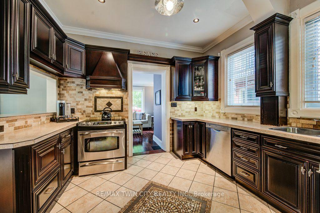Photo 16 of 138 Water Street S, Kitchener, Victoria Park — HOMEH