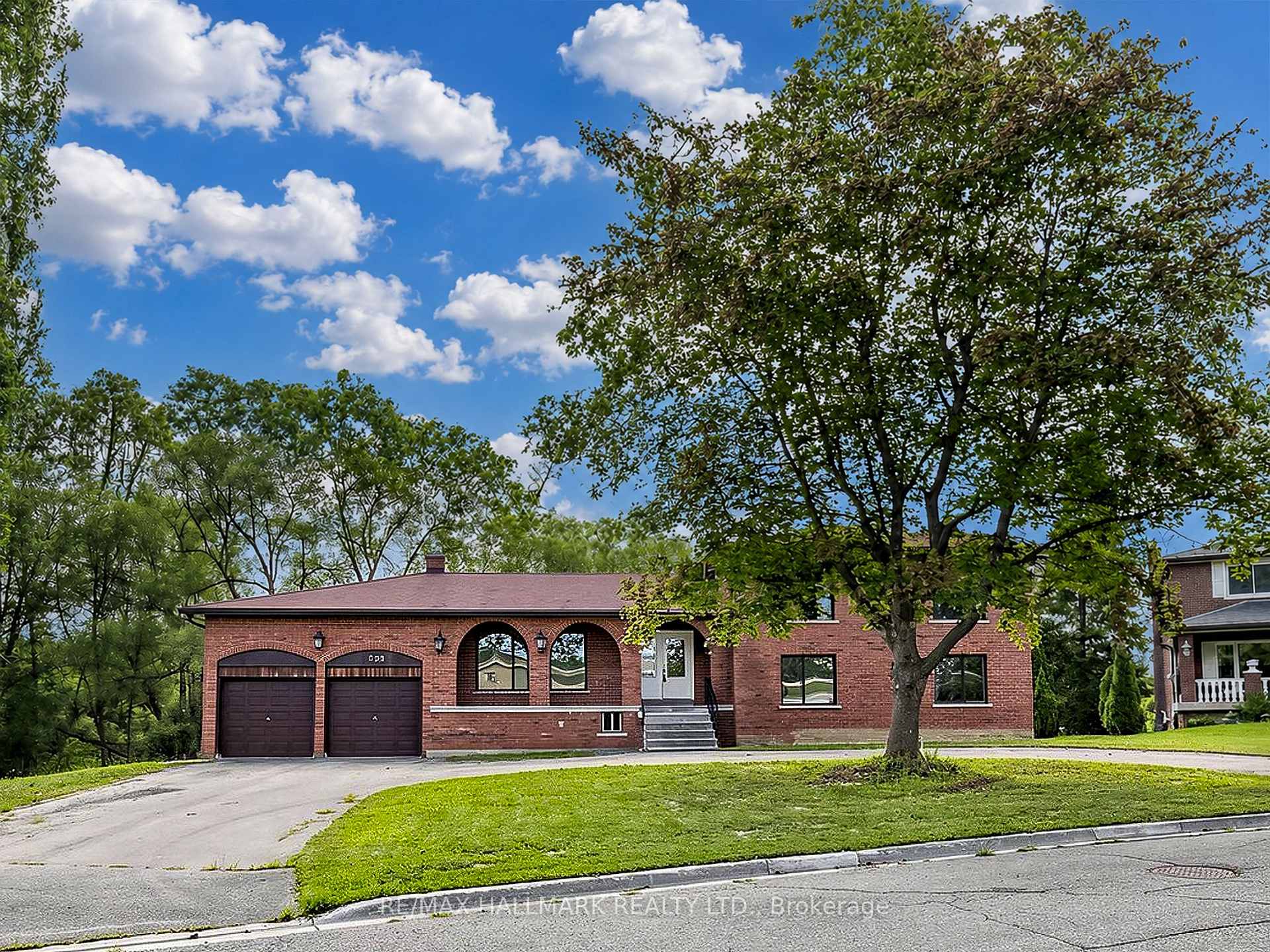 Photo 8 of 155 Dennison Street, King, King City — HOMEH
