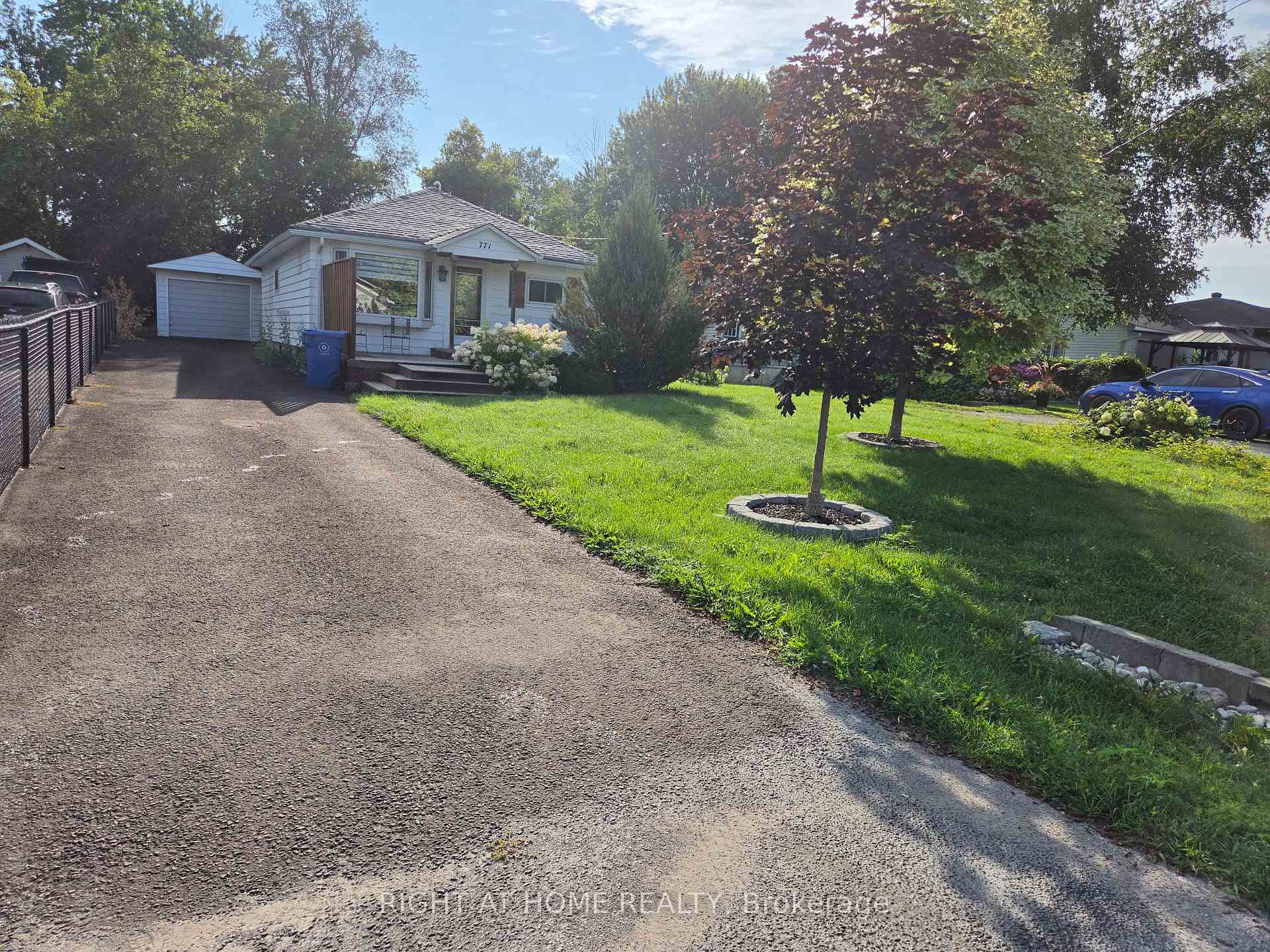 Photo 3 of 771 Third Avenue, Georgina, Historic Lakeshore Communities — HOMEH