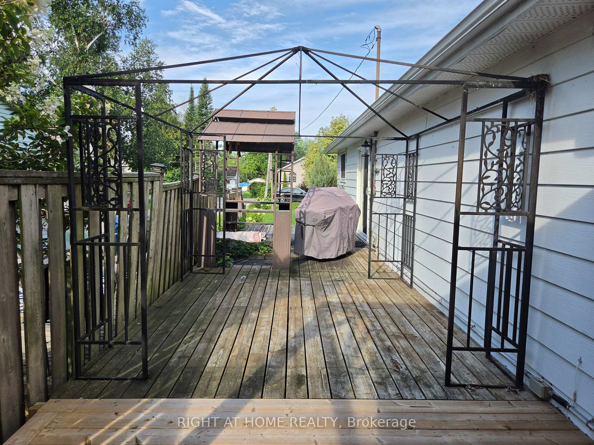 Photo 12 of 771 Third Avenue, Georgina, Historic Lakeshore Communities — HOMEH
