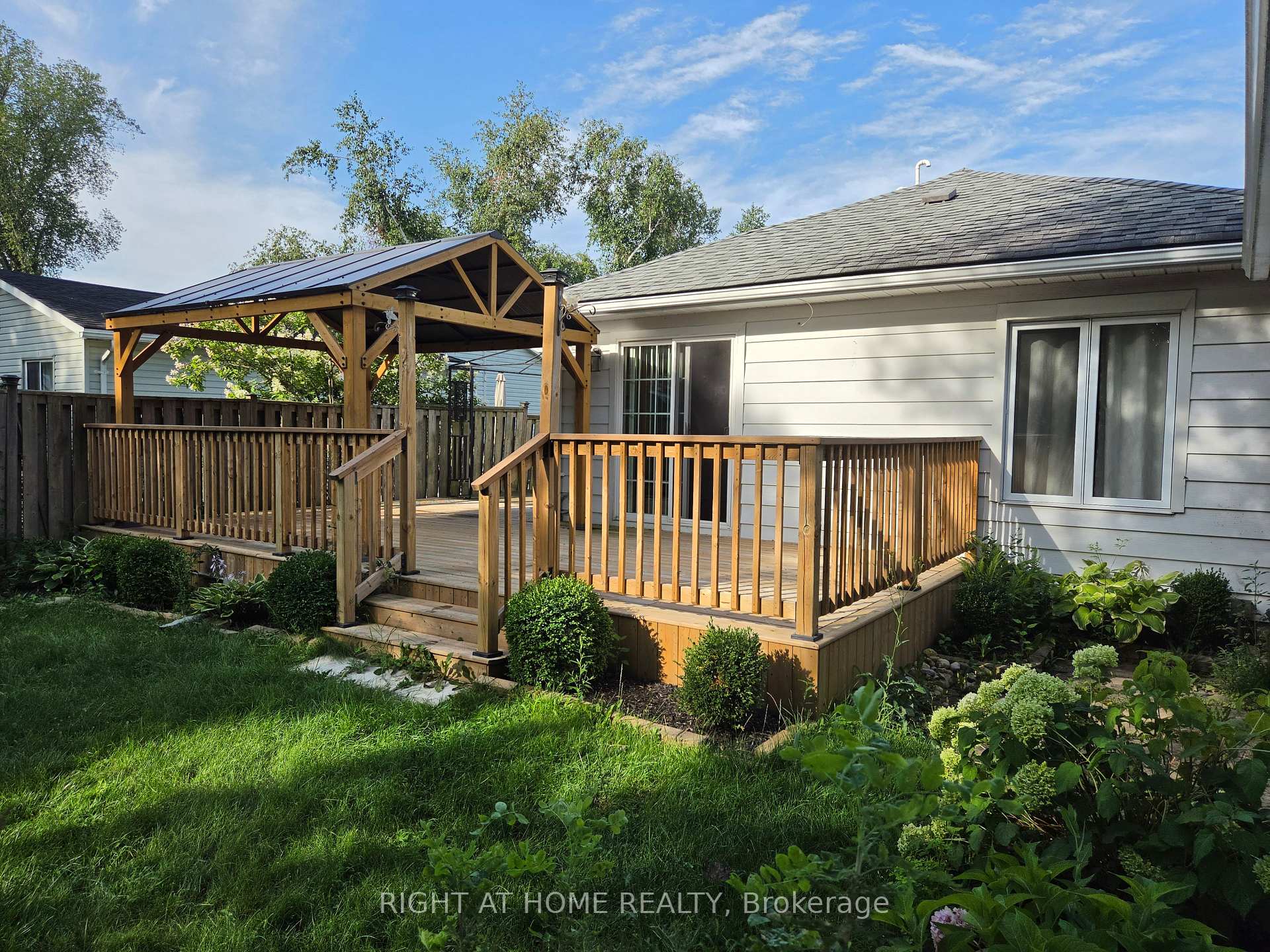 Photo 13 of 771 Third Avenue, Georgina, Historic Lakeshore Communities — HOMEH