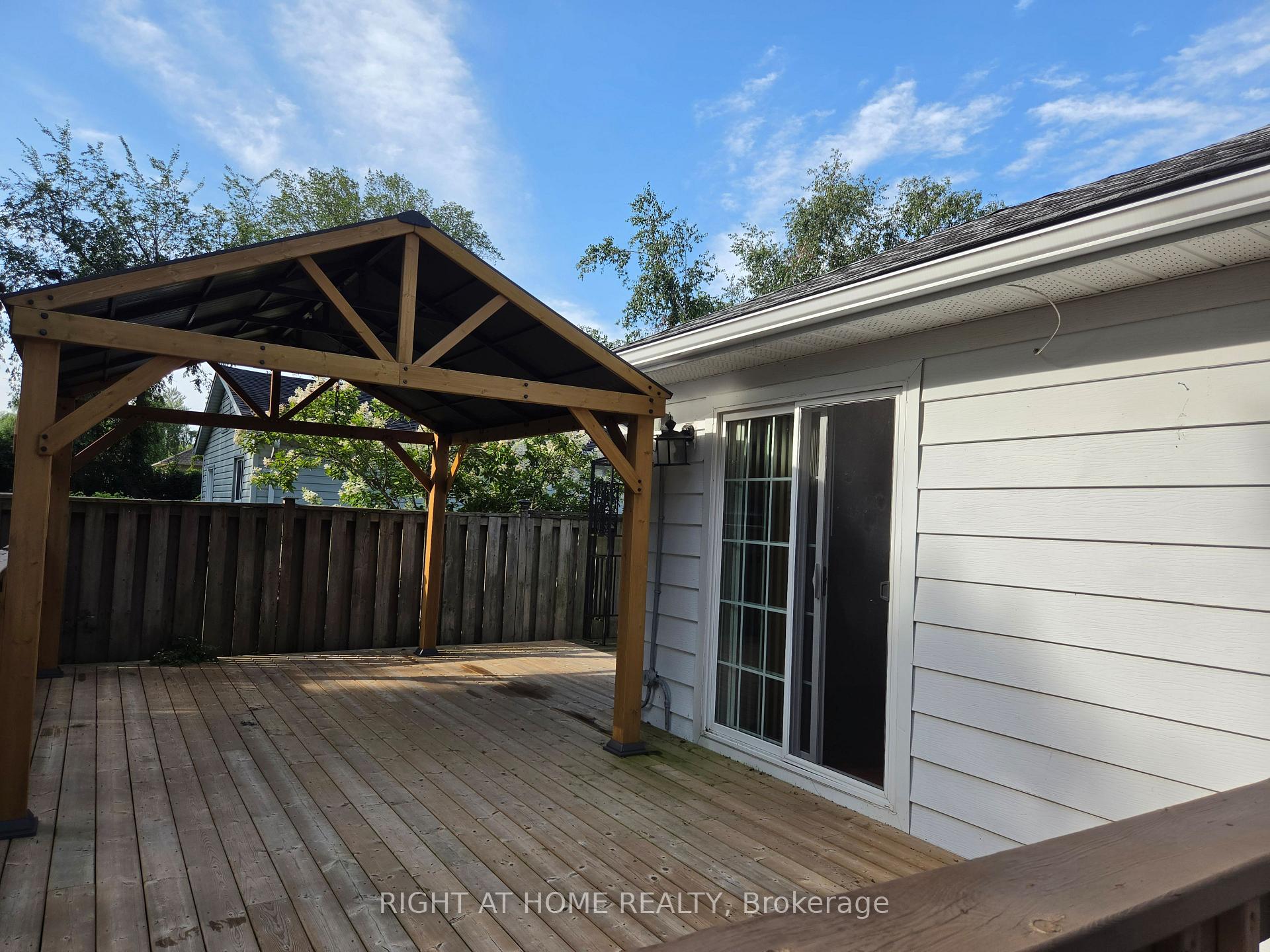 Photo 16 of 771 Third Avenue, Georgina, Historic Lakeshore Communities — HOMEH
