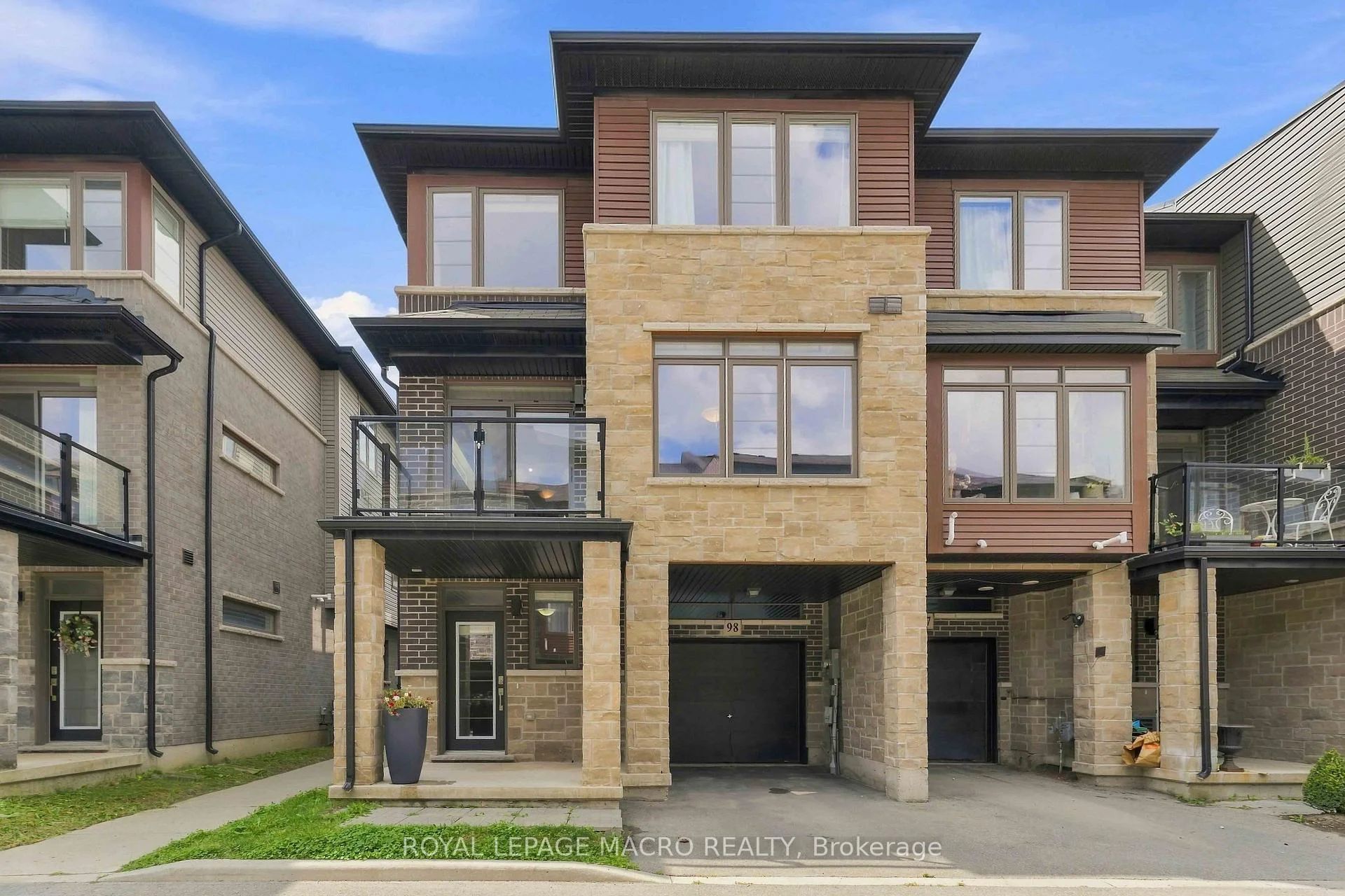 Photo 2 of Unit 98, 30 Times Square Boulevard, Hamilton, Stoney Creek Mountain — HOMEH