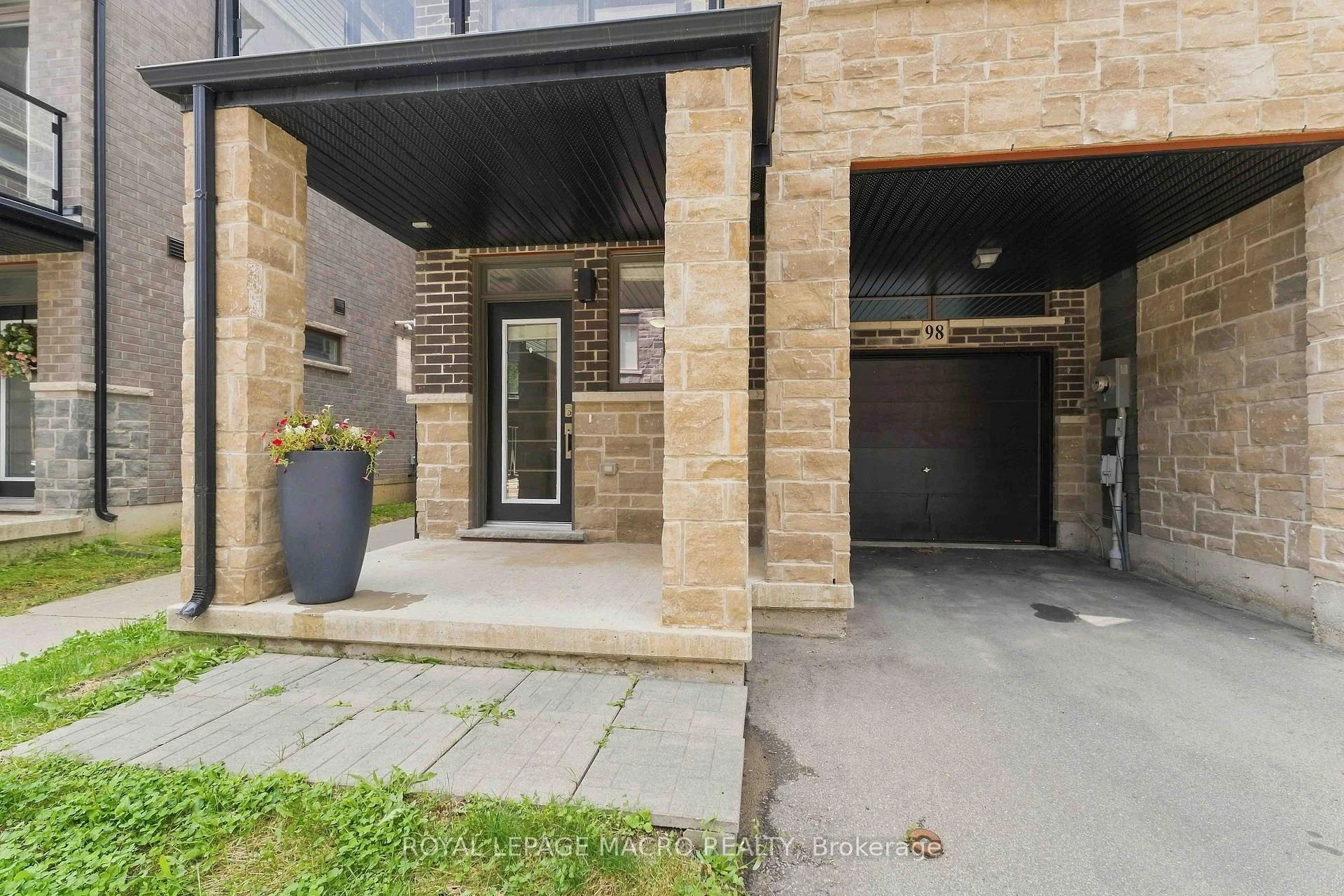 Photo 4 of Unit 98, 30 Times Square Boulevard, Hamilton, Stoney Creek Mountain — HOMEH