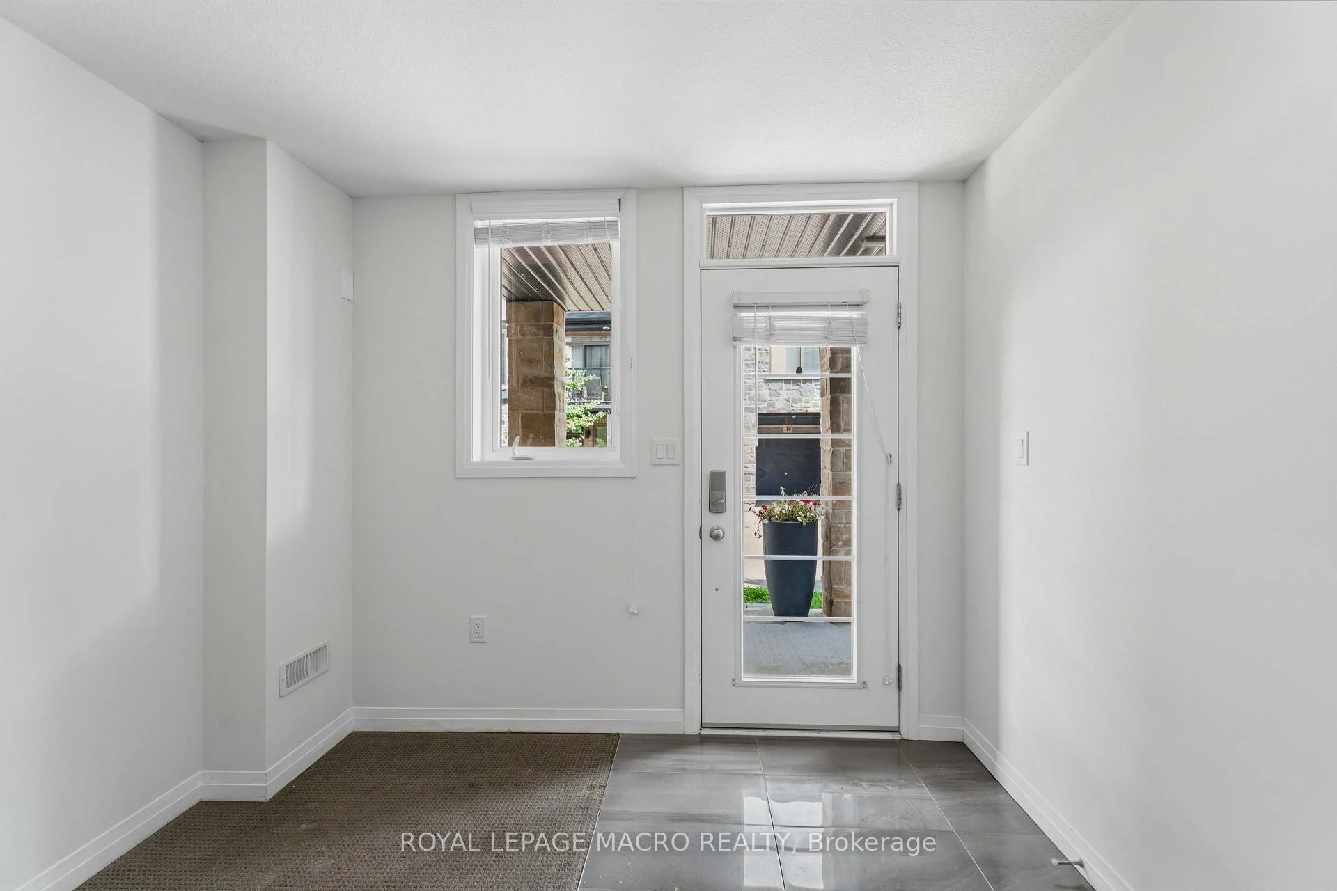 Photo 5 of Unit 98, 30 Times Square Boulevard, Hamilton, Stoney Creek Mountain — HOMEH