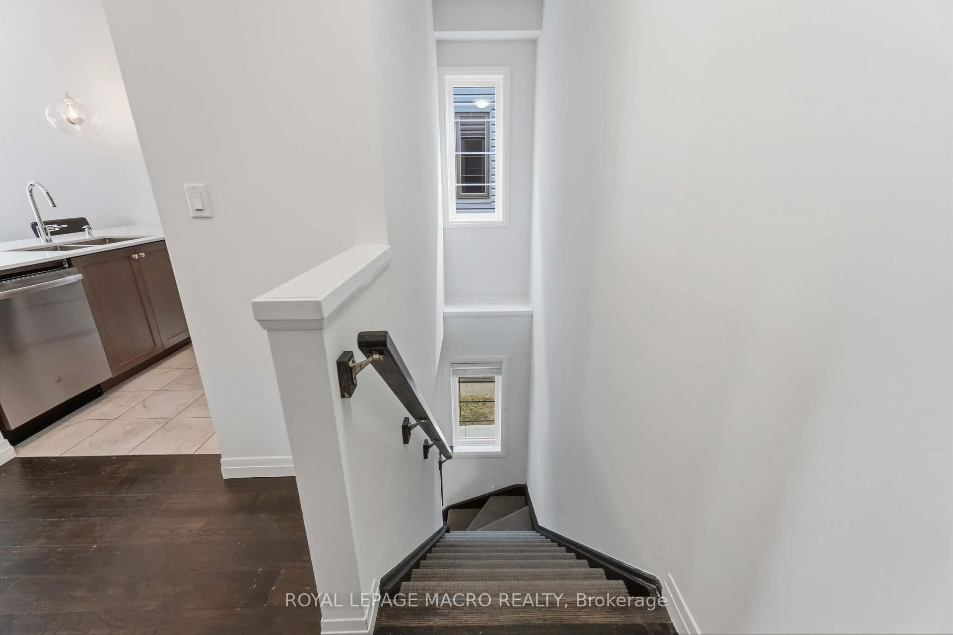 Photo 12 of Unit 98, 30 Times Square Boulevard, Hamilton, Stoney Creek Mountain — HOMEH