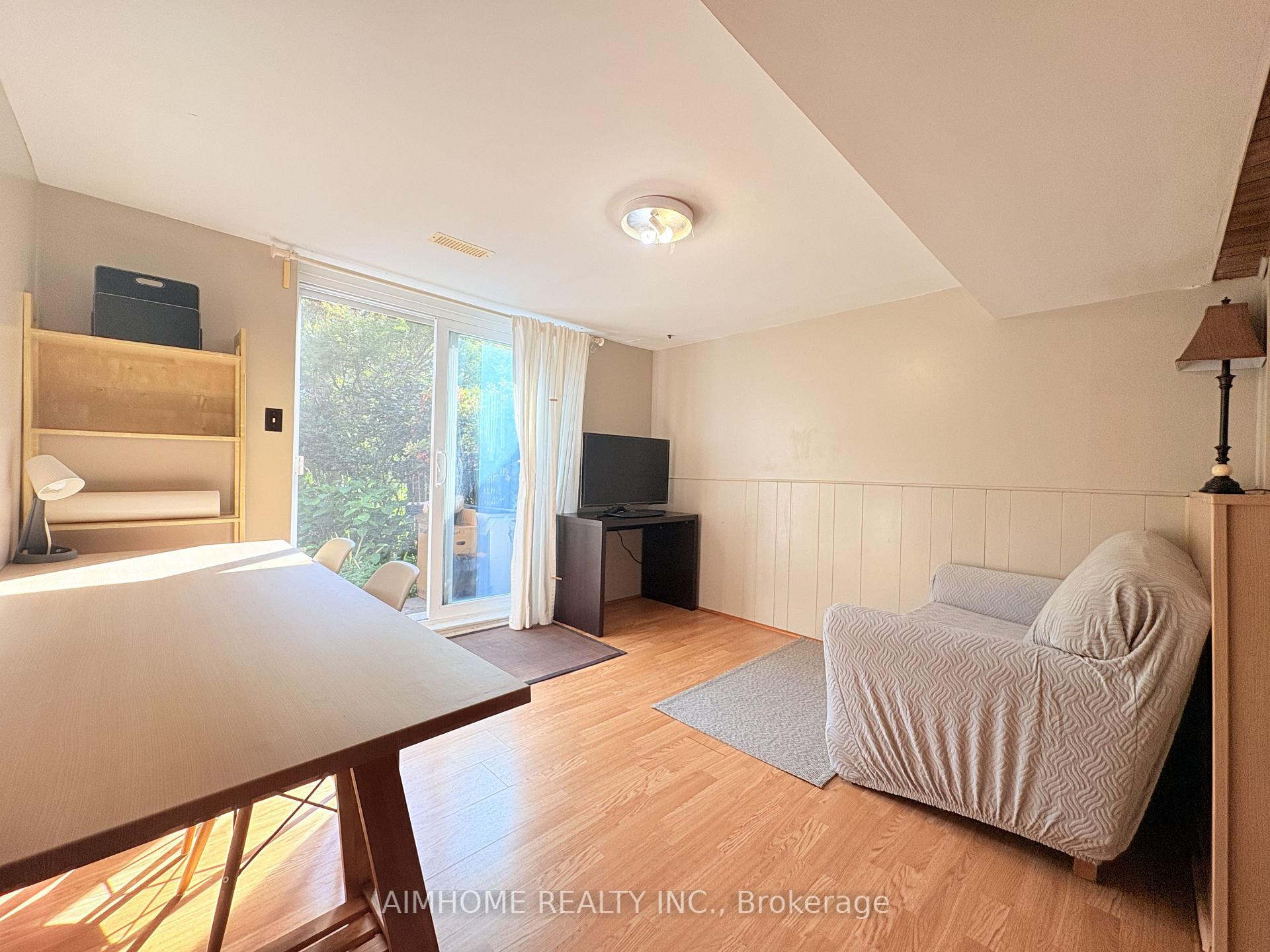 Photo 11 of Unit Walk out BSMT, 94 Micmac Crescent, North York, Pleasant View — HOMEH