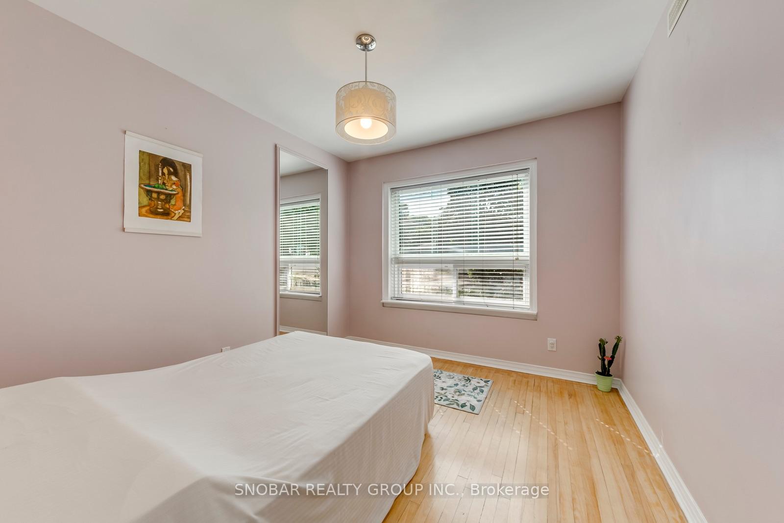 Photo 12 of 40 Dixon Road, Etobicoke, Humber Heights — HOMEH