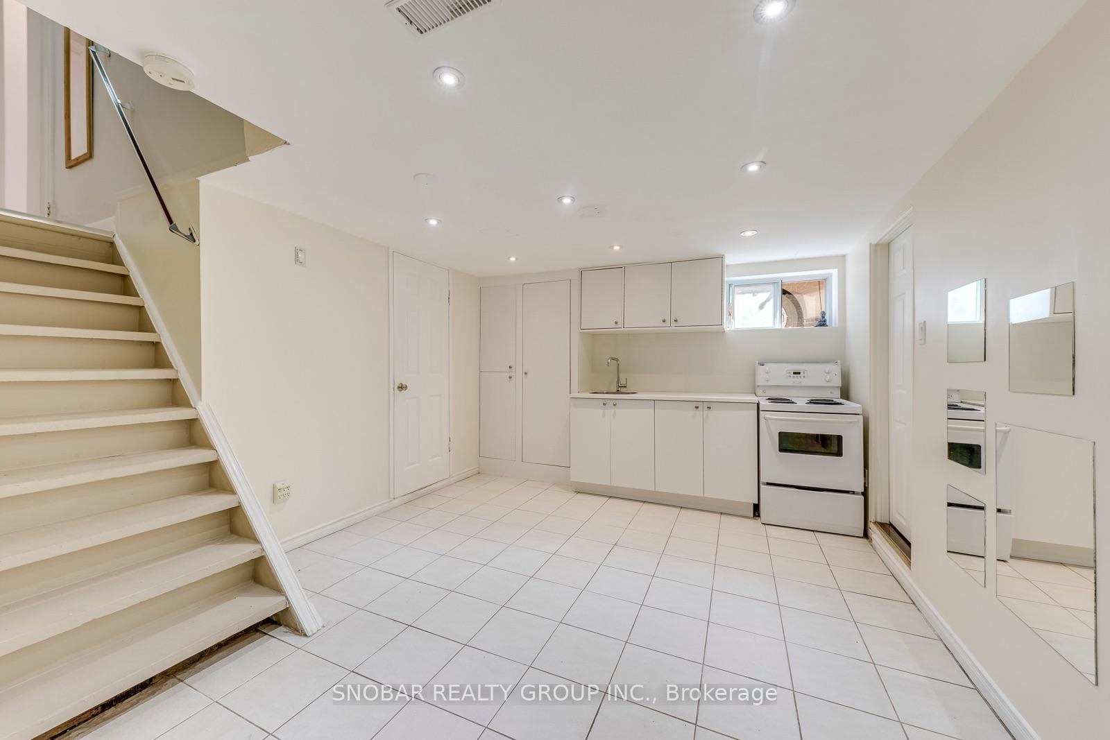 Photo 18 of 40 Dixon Road, Etobicoke, Humber Heights — HOMEH