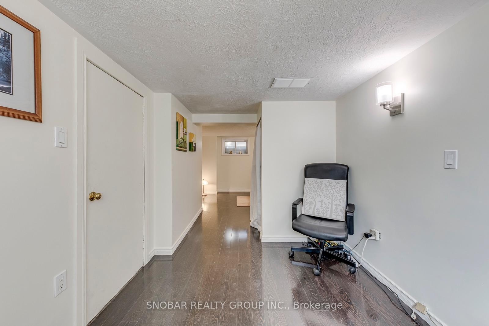 Photo 19 of 40 Dixon Road, Etobicoke, Humber Heights — HOMEH