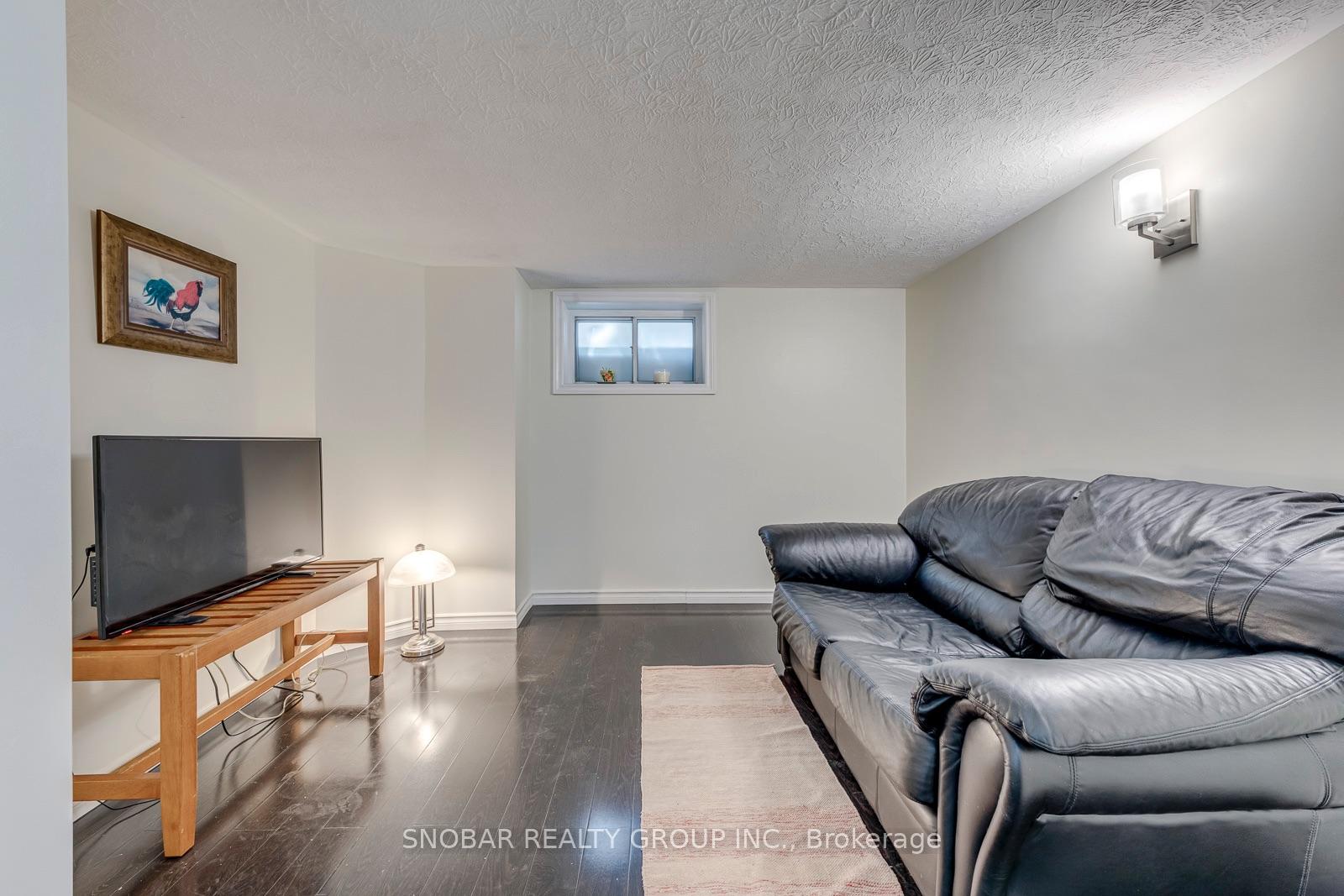Photo 20 of 40 Dixon Road, Etobicoke, Humber Heights — HOMEH