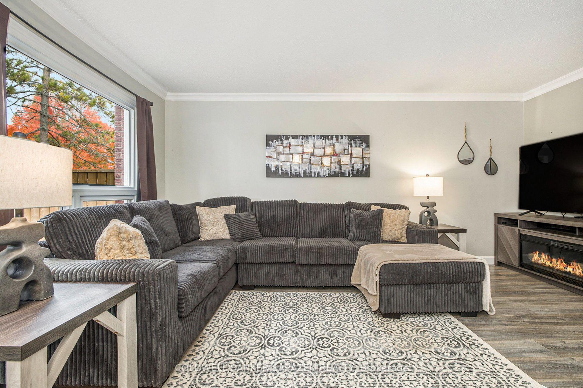 Photo 5 of 110 Rutherford Court, Ottawa, Kanata - Beaverbrook — HOMEH