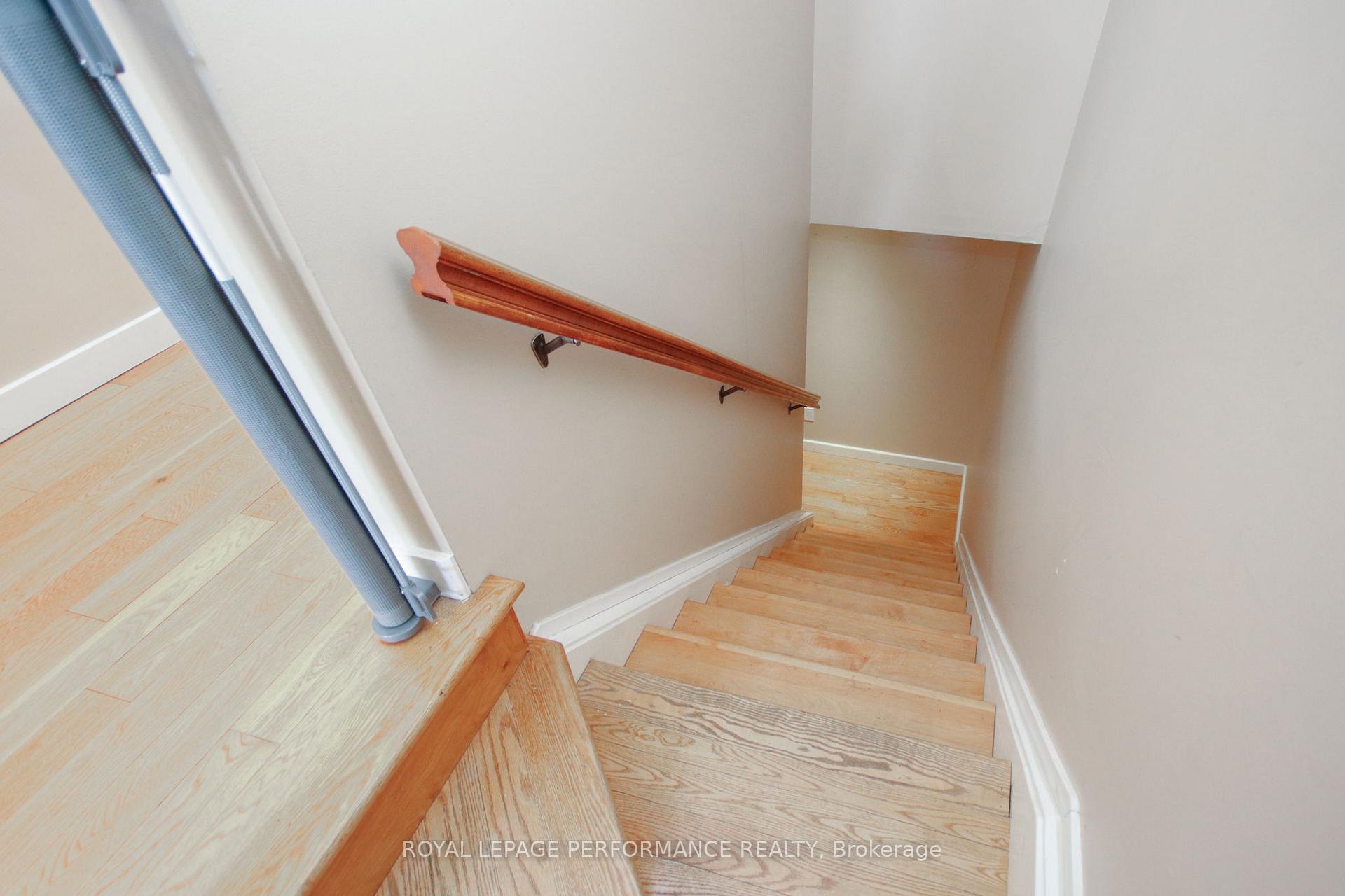 Photo 4 of Unit 3, 736 Cooper Street E, Ottawa, Ottawa Centre — HOMEH