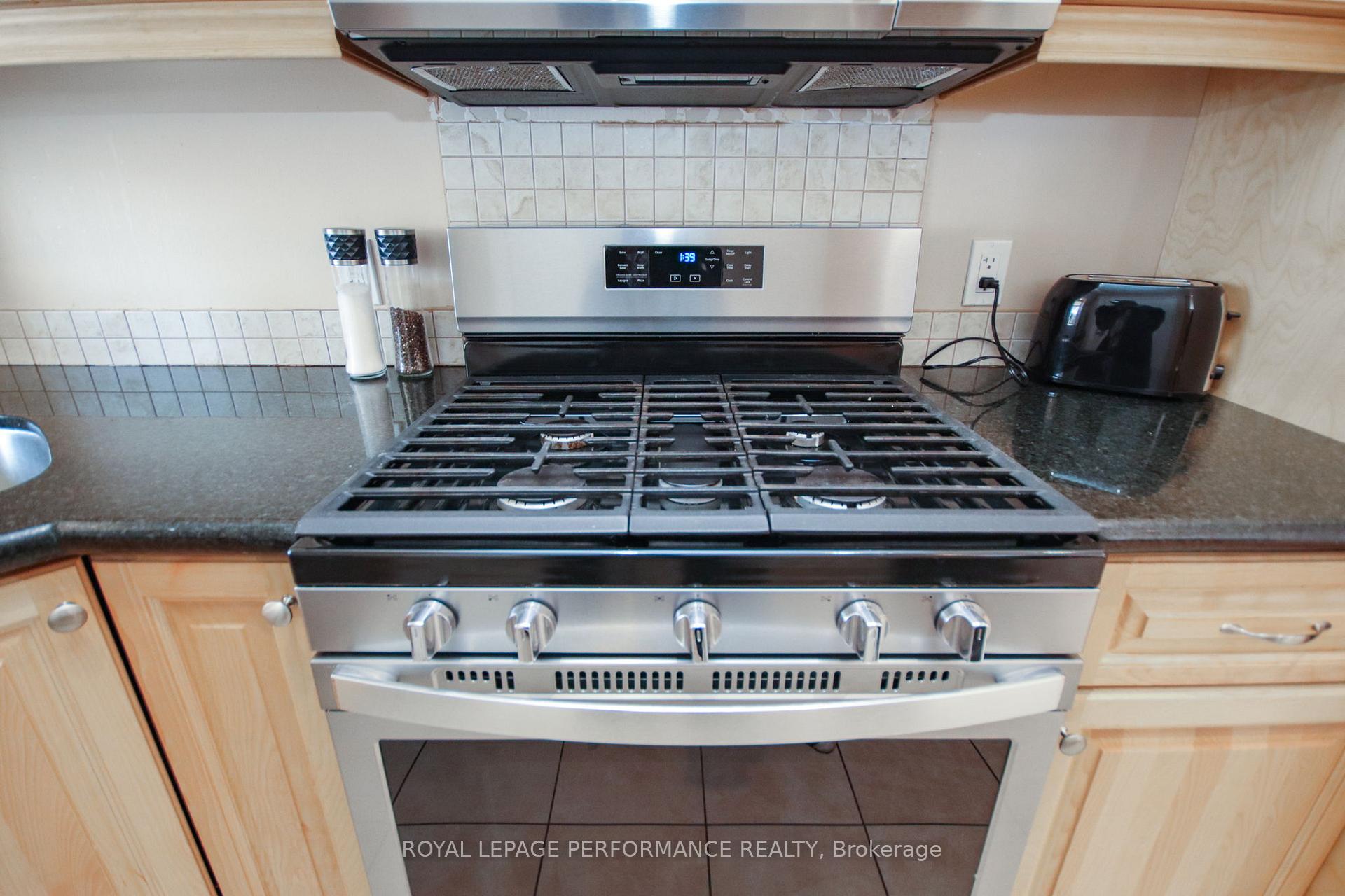 Photo 8 of Unit 3, 736 Cooper Street E, Ottawa, Ottawa Centre — HOMEH